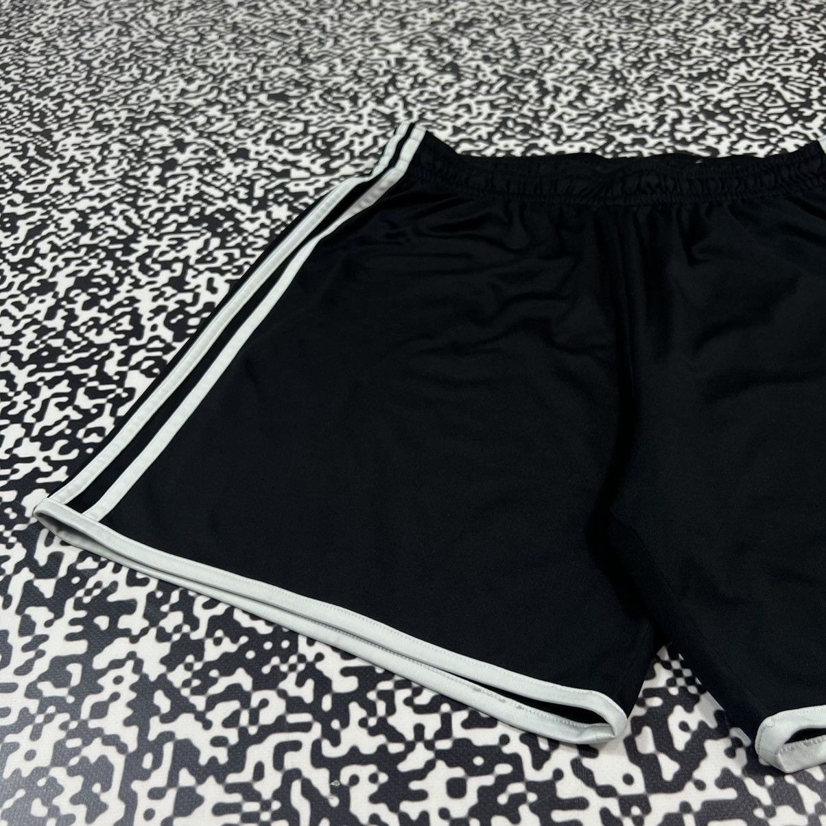 Adidas Vintage Y2K Adidas Striped Retro Sport Style Casual Shorts Size US 36 / EU 52 - 7 Thumbnail