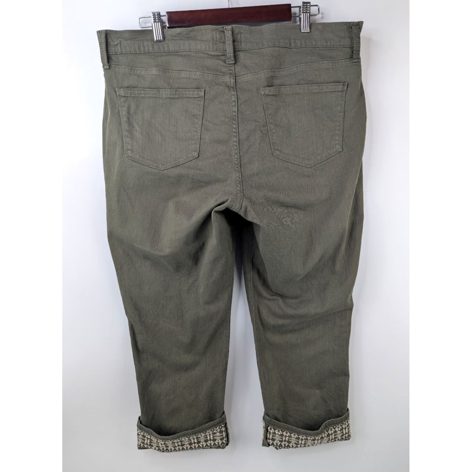 NYDJ NYDJ Dayla Wide Cuff Capri Jeans Olive Green Embroidered Denim Womens Size 14 Size 36" / US 14 / IT 50 - 4 Thumbnail