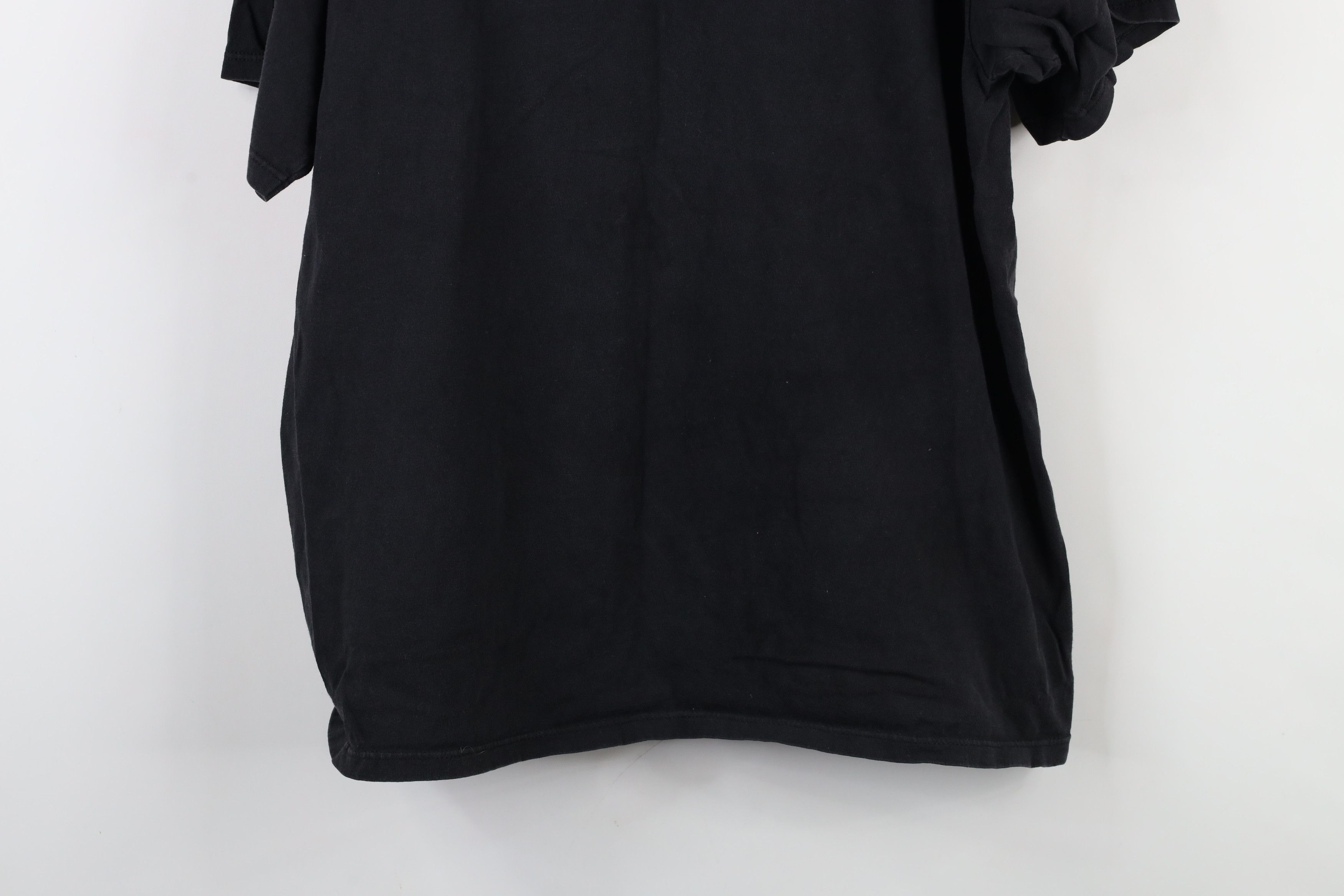 Vintage Vintage 90s Streetwear Sole Basketball T-Shirt Black Cotton Size US L / EU 52-54 / 3 - 14 Thumbnail