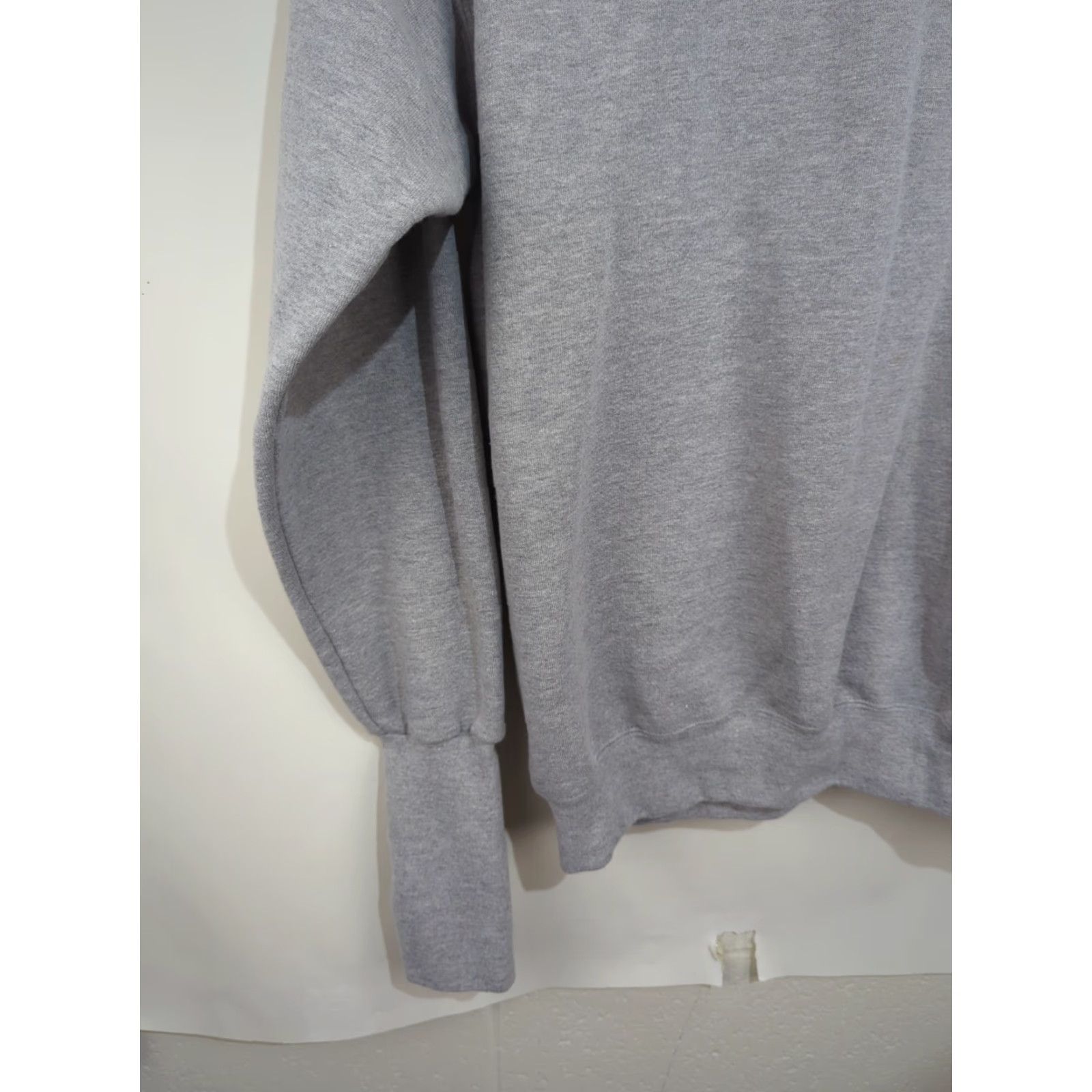 Vintage VINTAGE Handcuffs Skateboard Sweatshirt Gray Long Cuffs Thumbholes XXL 2XL Y2K Size US XXL / EU 58 / 5 - 7 Thumbnail