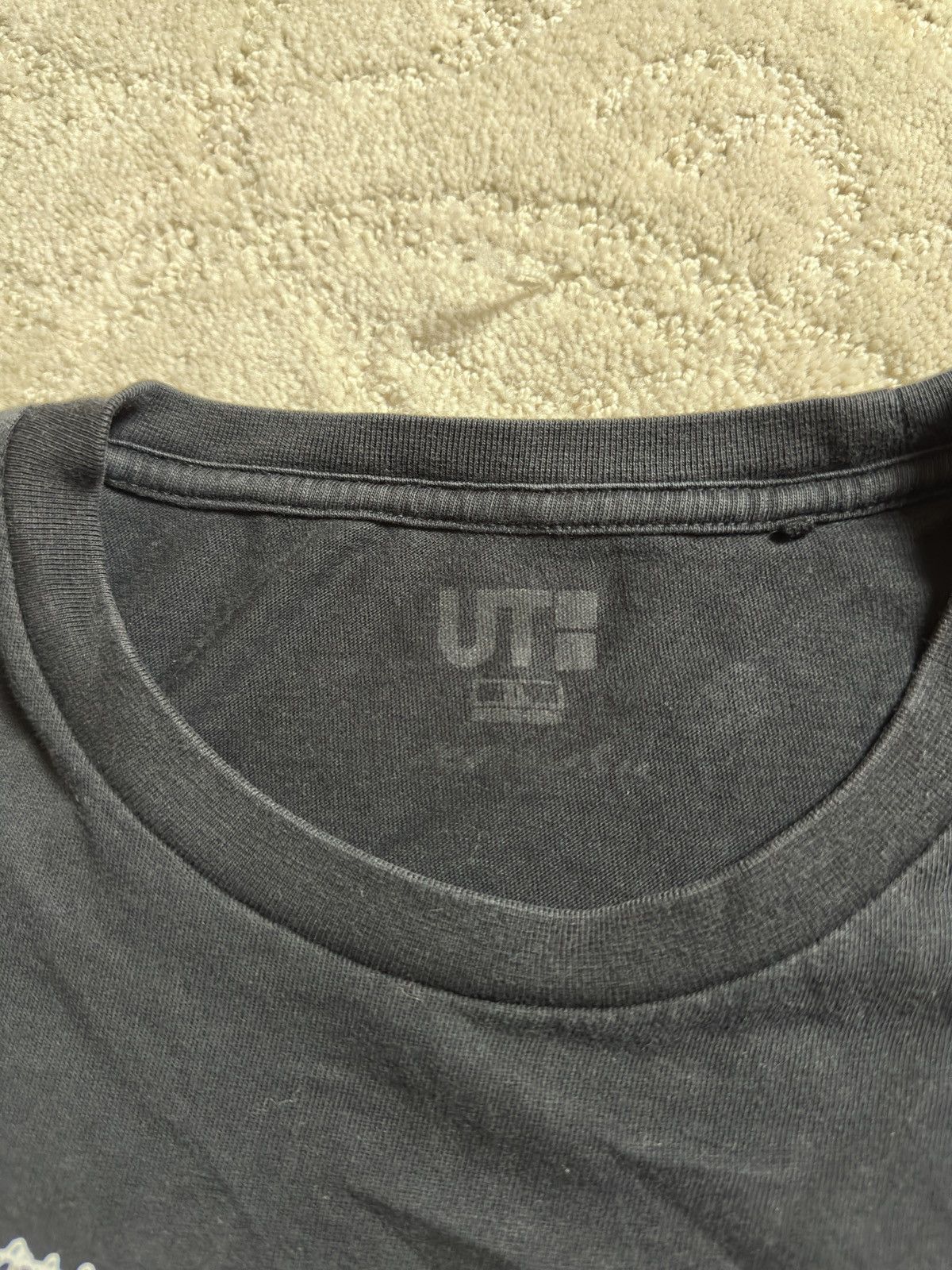 Kaws × Uniqlo KAWS X UNIQLO Black Tee Size US XL / EU 56 / 4 - 3 Thumbnail