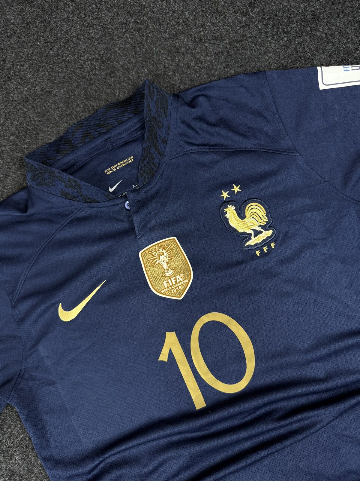 Nike France Kylian Mbappe 2022 WorldCup Official Nike Home Shirt Size US M / EU 48-50 / 2 - 2 Thumbnail