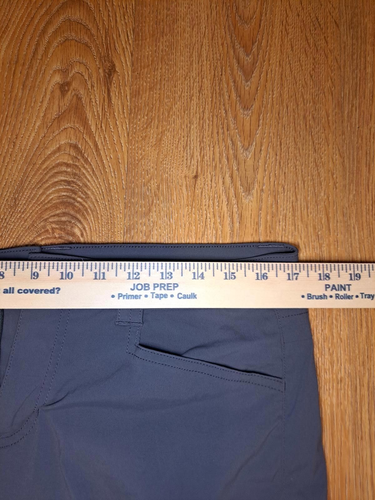 Eddie Bauer Eddie Bauer Cargo Capri Pants Womens 10 Gray Nylon Blend Size 32" / US 10 / IT 46 - 7 Thumbnail