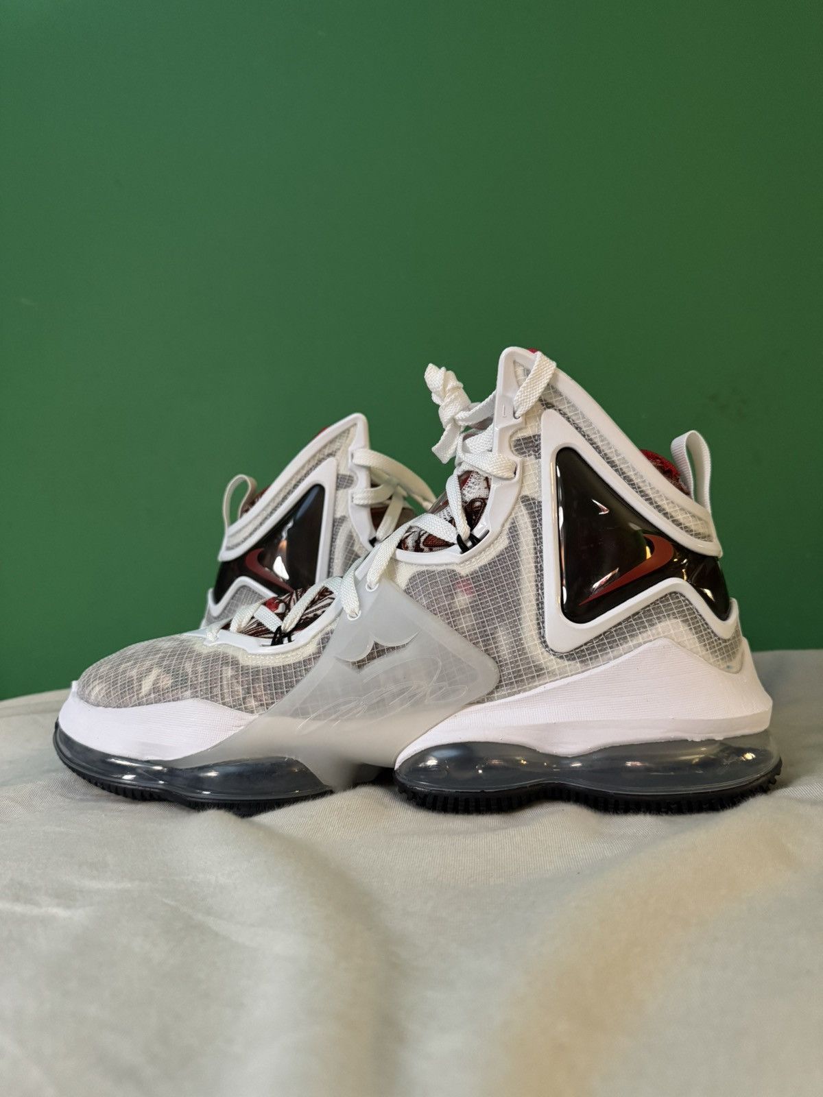 Nike Nike lebron 19 sketch 2022 Size US 11.5 / EU 44-45 - 1 Thumbnail