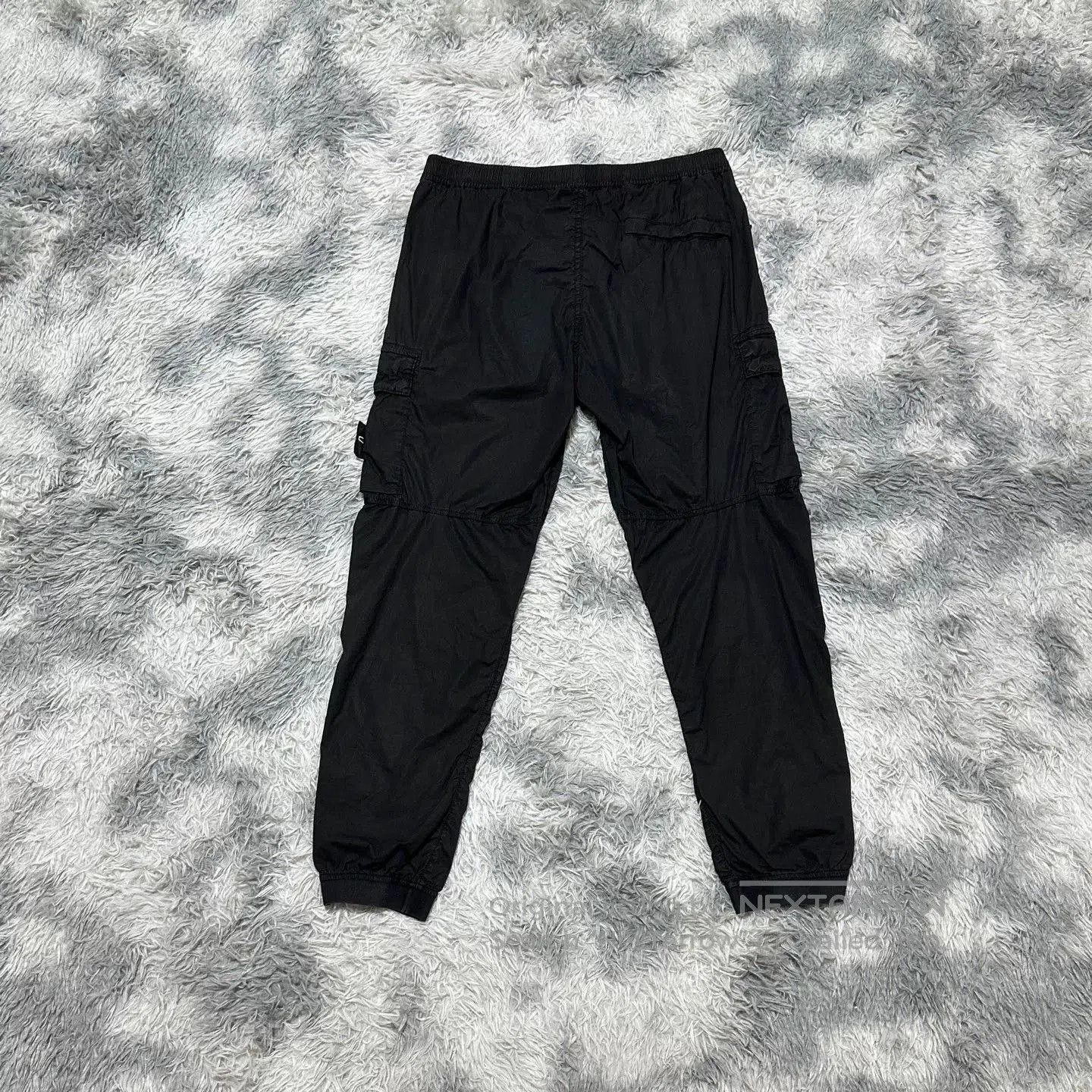 Stone Island stone island black cargo pants size W34. Size US 34 / EU 50 - 2 Thumbnail