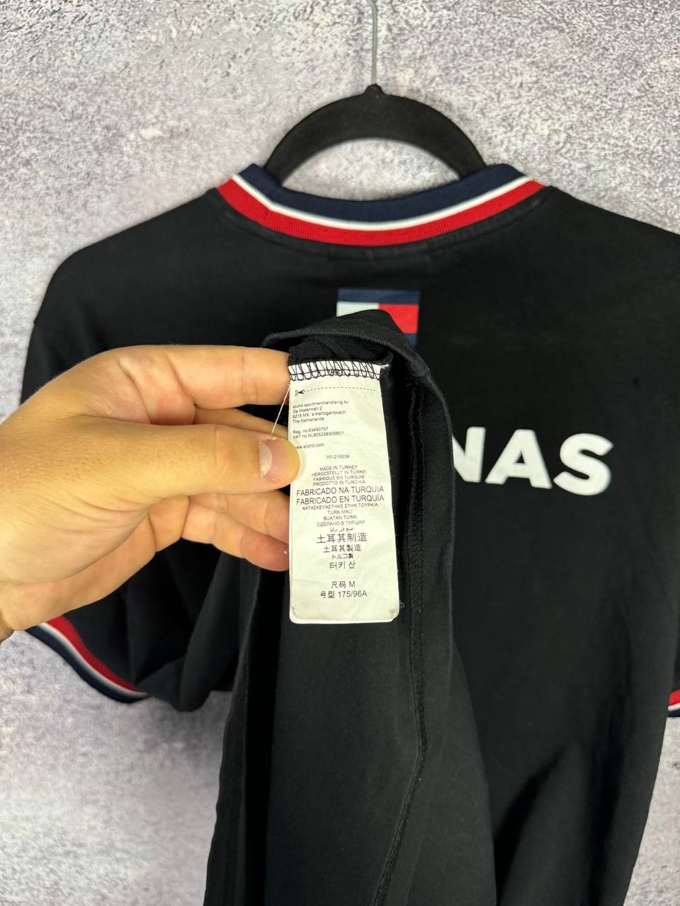 Mercedes-Benz Mercedes F1 Petronas Team 2022 Formula 1 Jersey Size US M / EU 48-50 / 2 - 15 Thumbnail
