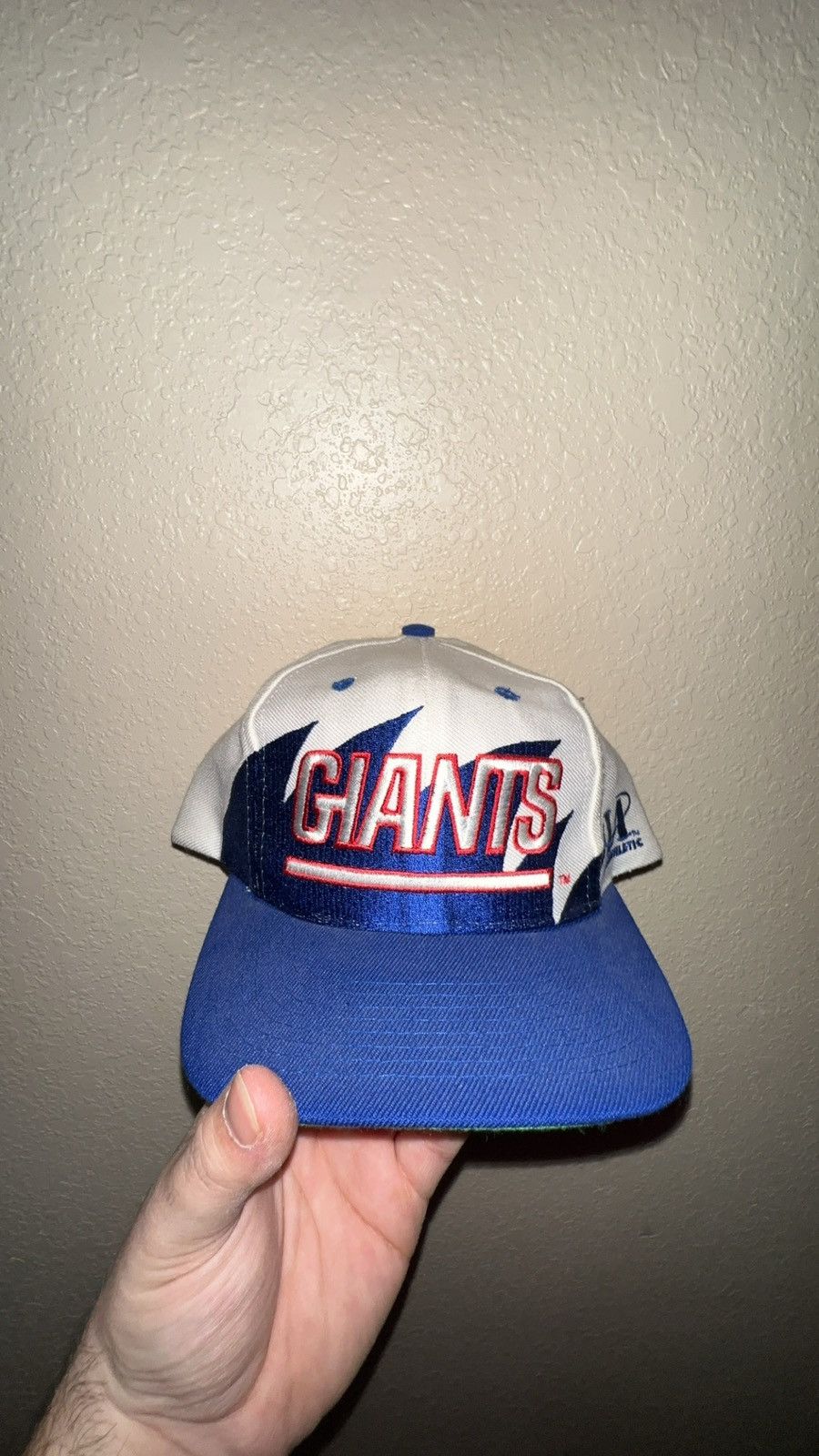 image of Pro Line Vintage Logo Athletic New York Giants Sharktooth Snapback in White, Men's