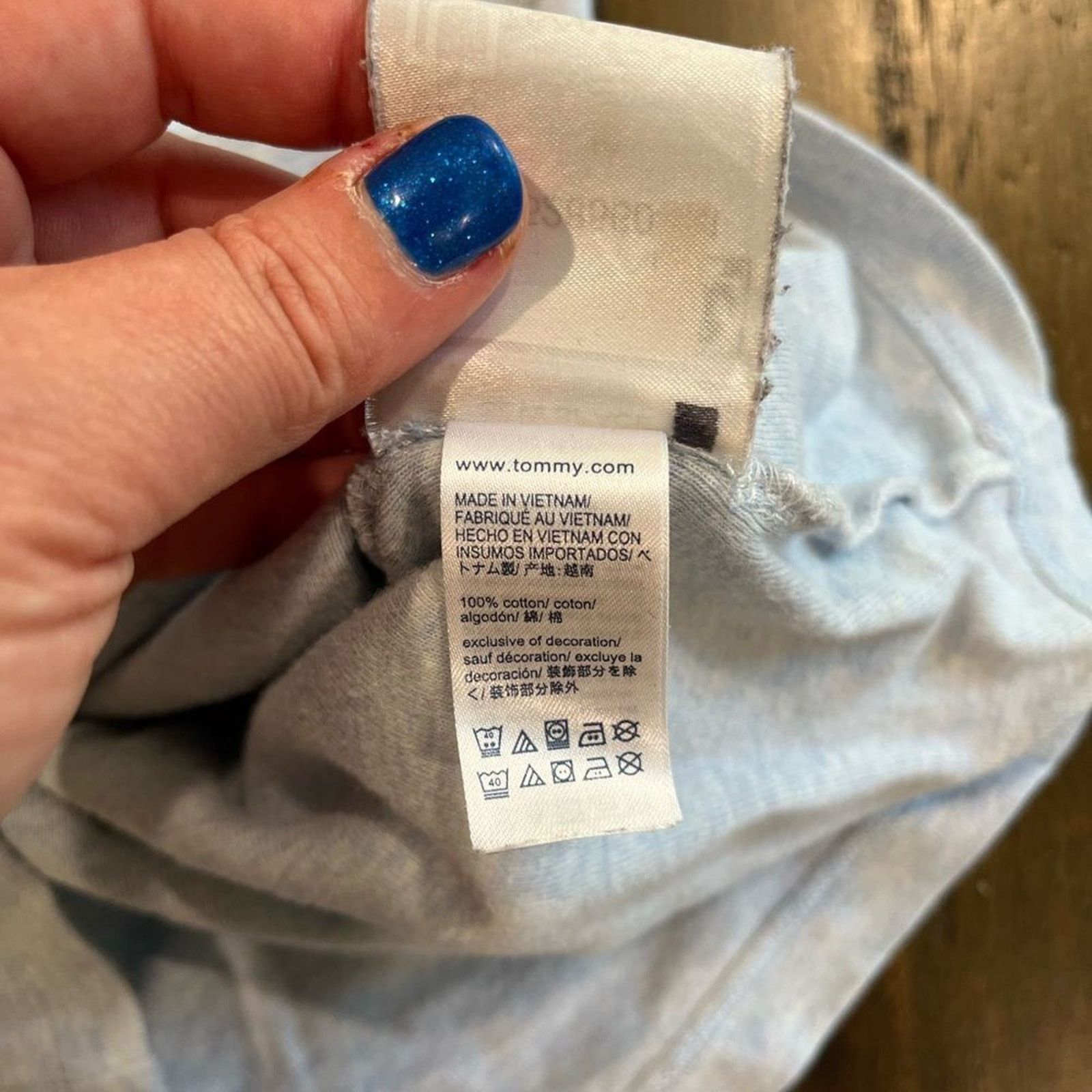 Tommy Hilfiger Tommy Hilfiger Slim FIt White Crew Neck Shirt Women's Size M Size M / US 6-8 / IT 42-44 - 9 Thumbnail