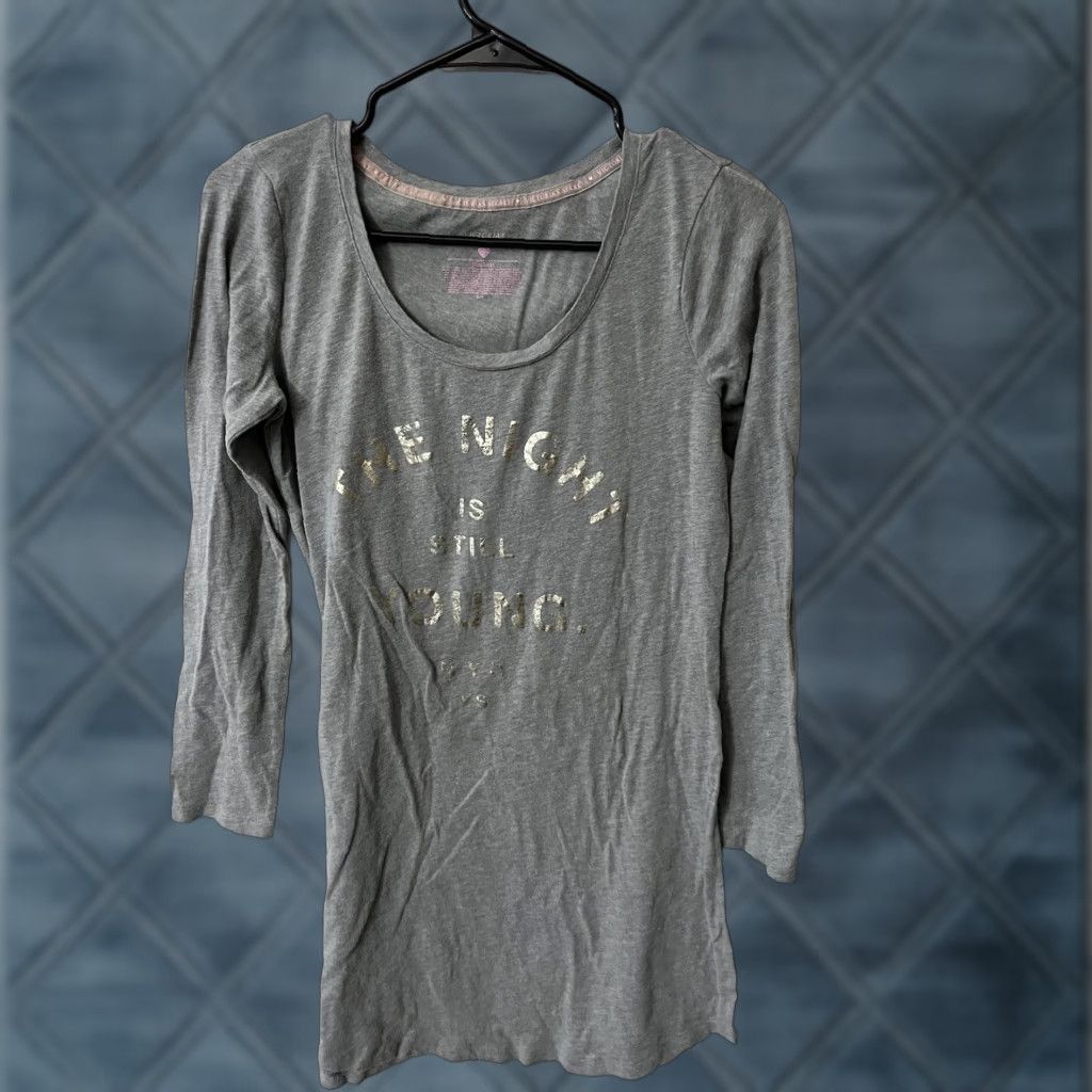 Victoria's Secret Victoria's Secret Shirt Womens Small Gray Graphic Button Up Pajama Top Size S / US 4 / IT 40 - 1 Thumbnail