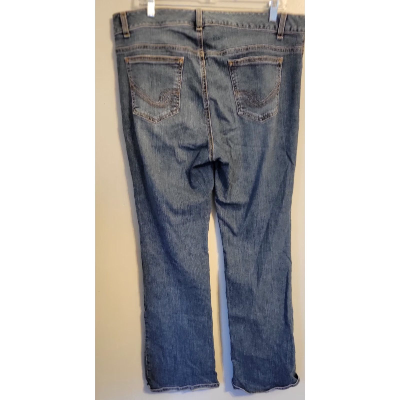 Tommy Hilfiger Tommy Hilfiger Jeans Women 16R Freedom Bootcut Mid Rise Medium Wash Whiskered Blue Denim Size 38" / US 16 / IT 52 - 2 Thumbnail