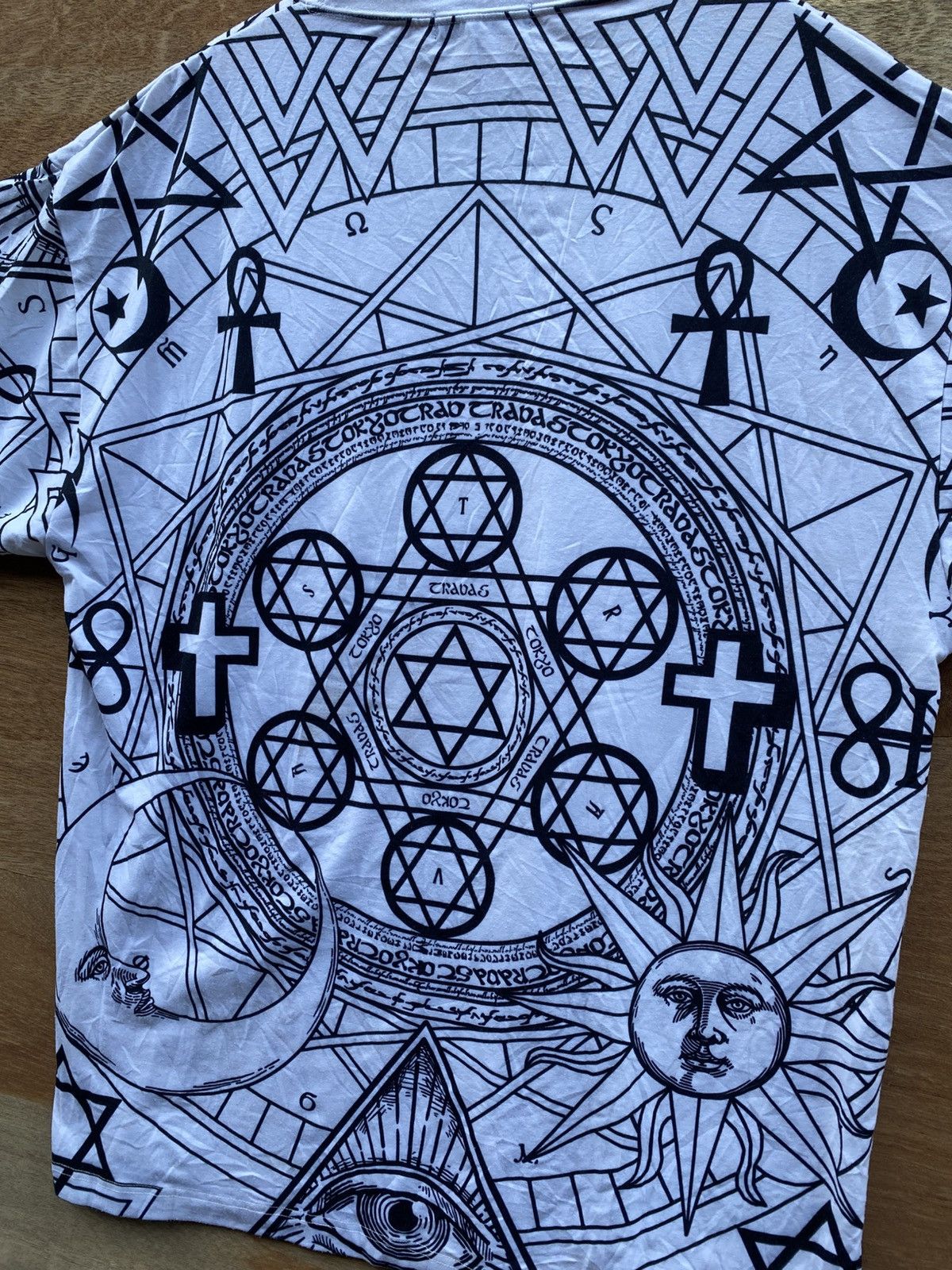 Japanese Brand Travas tokyo all over print occult tshirt Size US XL / EU 56 / 4 - 6 Thumbnail