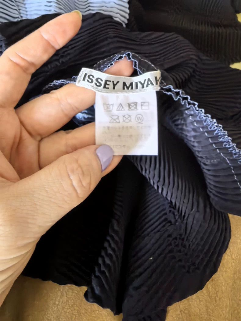 Issey Miyake Issey Miyake size:2 Blue water ripple top with short sleev Size XS / US 0-2 / IT 36-38 - 3 Thumbnail