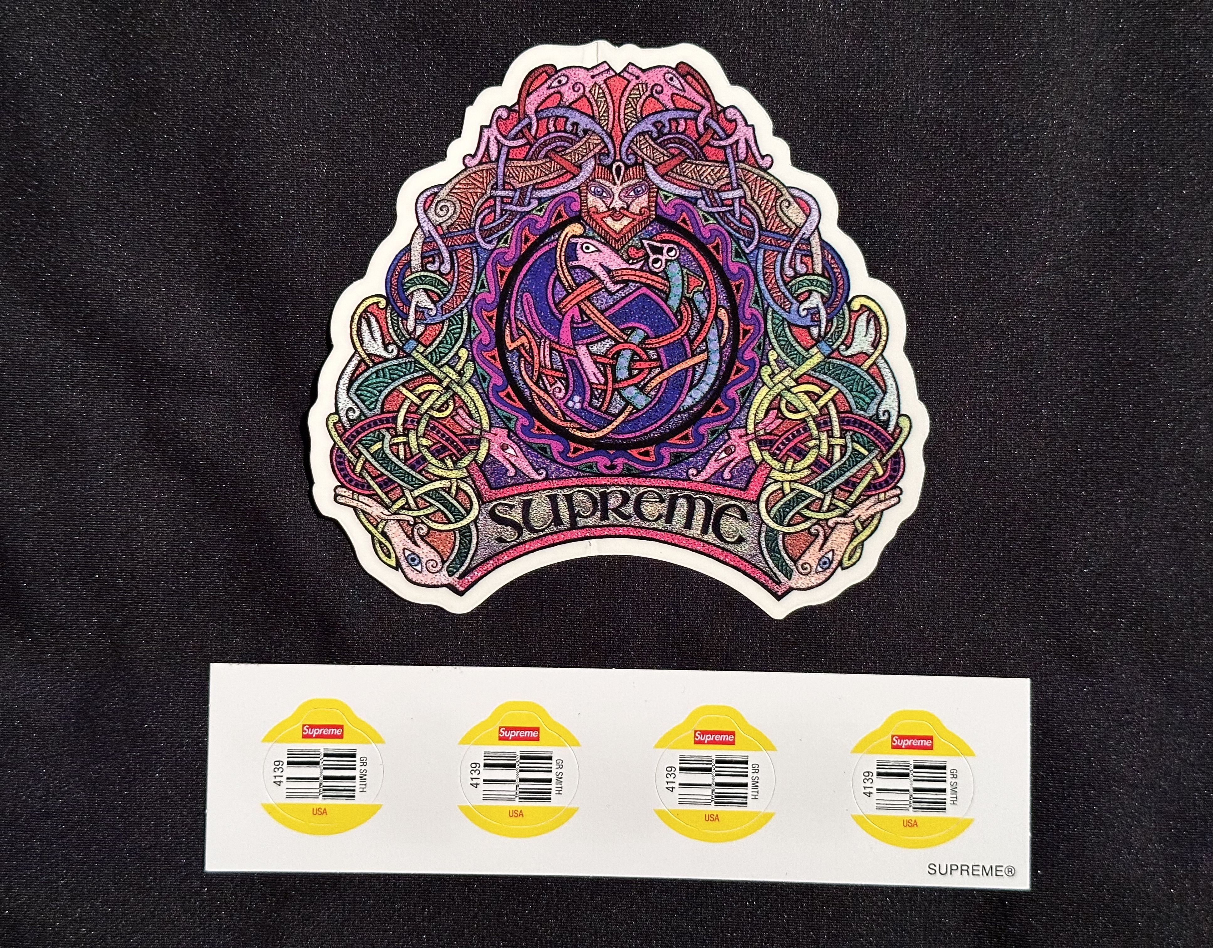 Supreme Supreme SS19 Knot + Fruit Sticker Set Stickers Size ONE SIZE - 1 Thumbnail