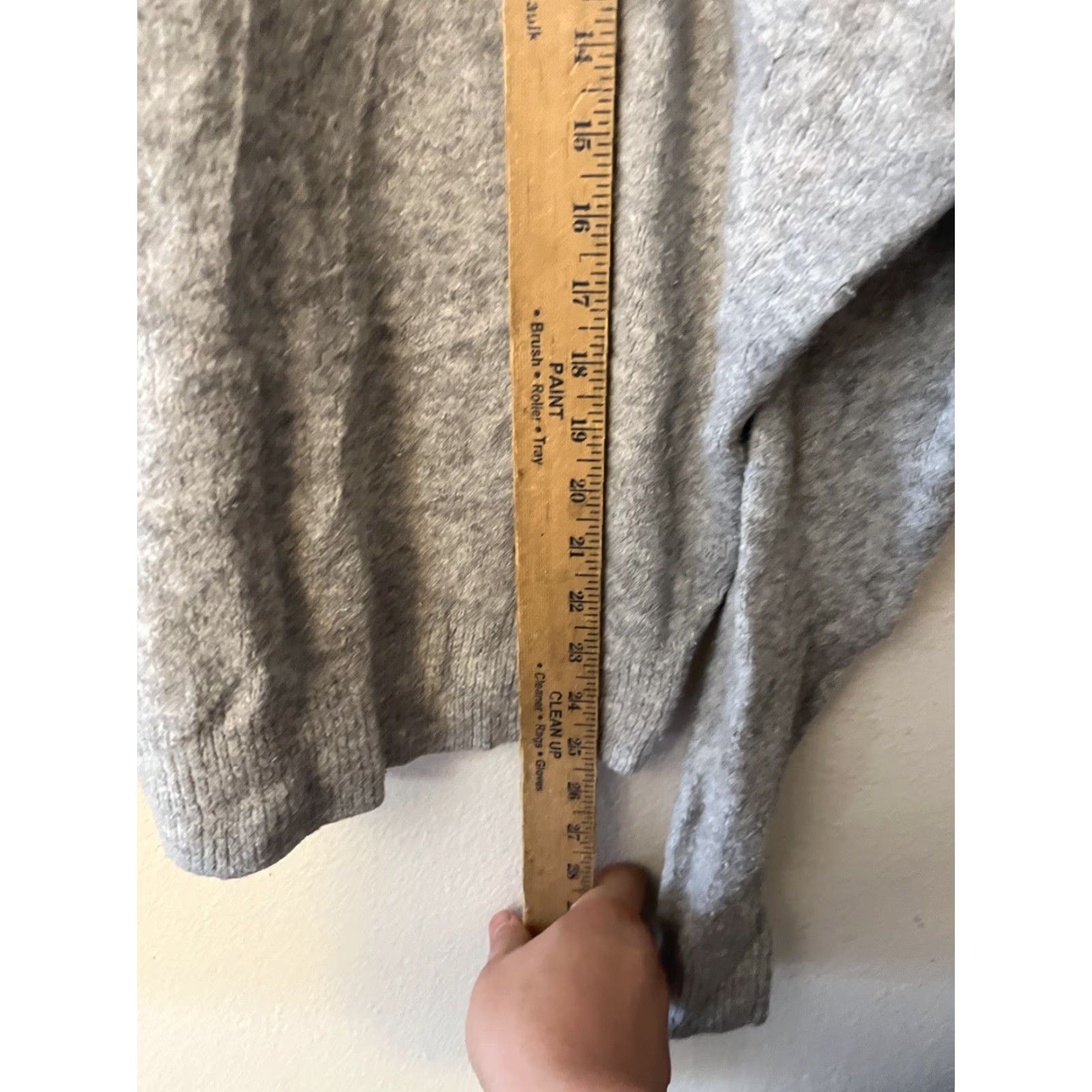 H&M H&M Womens Pullover Sweater Gray Long Sleeve Crew Neck M Acrylic Blend Solid Size M / US 6-8 / IT 42-44 - 4 Thumbnail