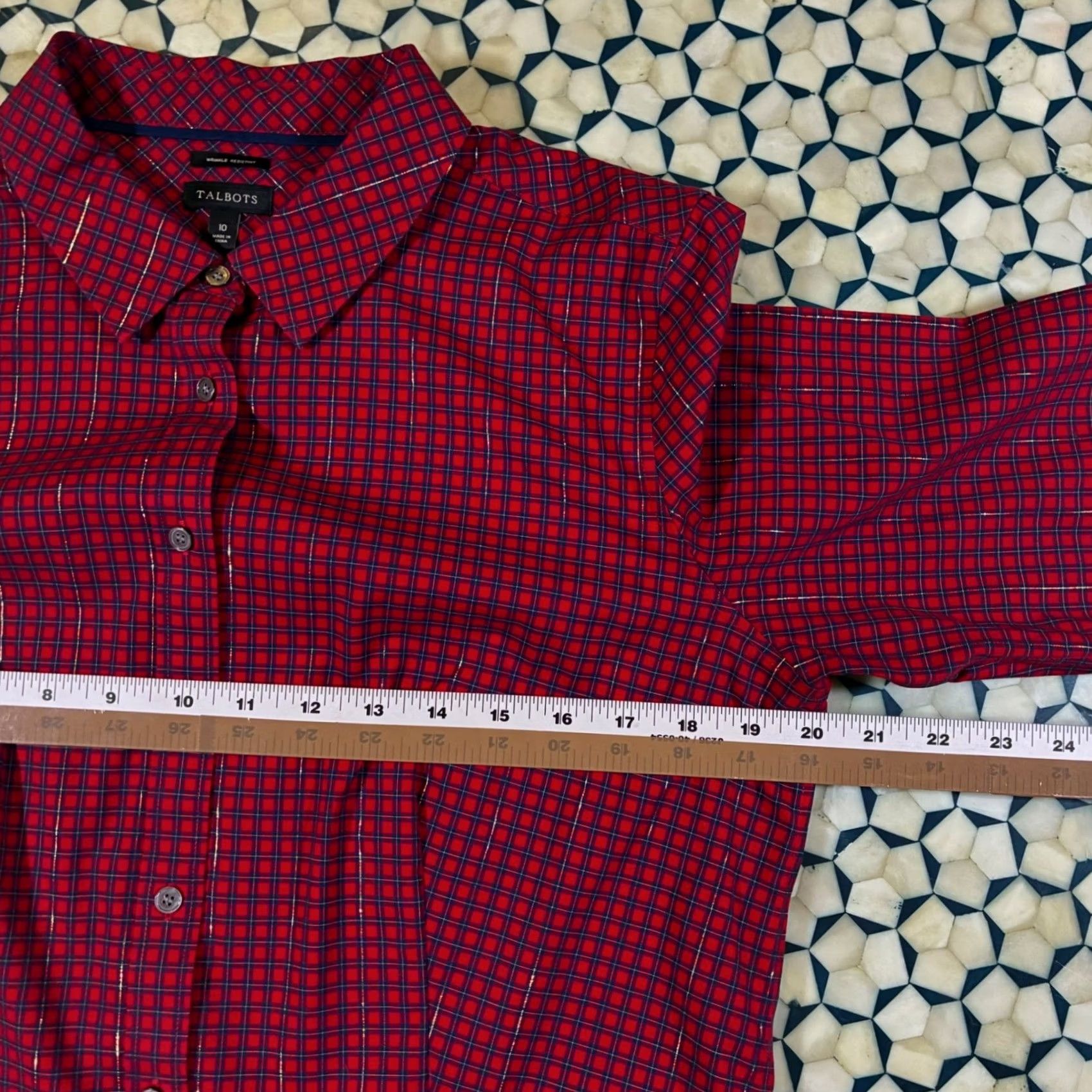 Talbots Talbots Red Plaid Button Down Shirt Women's 10 Wrinkle Resistant Metallic Size L / US 10 / IT 46 - 7 Thumbnail