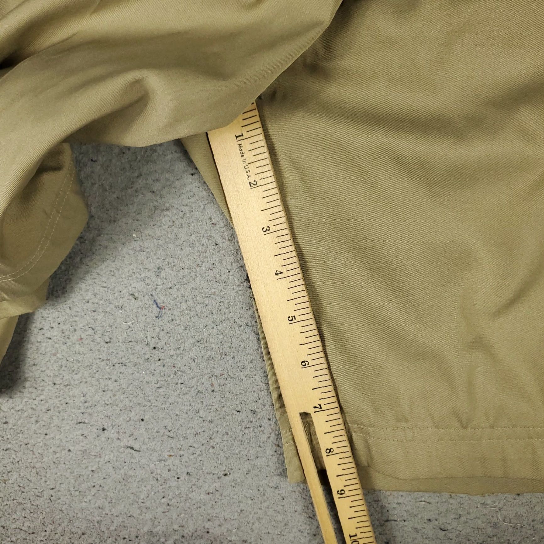 Nike Nike Shorts Mens Size 40 Beige Swoosh Golf Dri Fit Casual Flat Front Chino Size US 40 / EU 56 - 6 Thumbnail