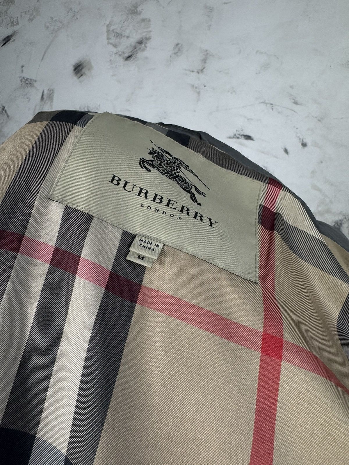 Burberry Burberry Quilted Custom Camo Puffer Jacket Size M - L Size M / US 6-8 / IT 42-44 - 10 Thumbnail