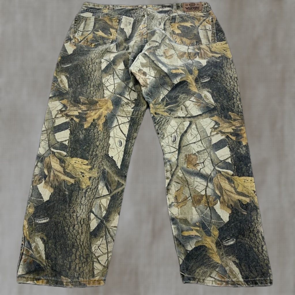 Wrangler VINTAGE Wrangler Jeans Men 40x28 Straight Camouflage Denim Brown 5-Pocket Wrangler Jeans Mens Straight 40x28 Camouflage Cotton Jeans Size US 40 / EU 56 - 1 Thumbnail