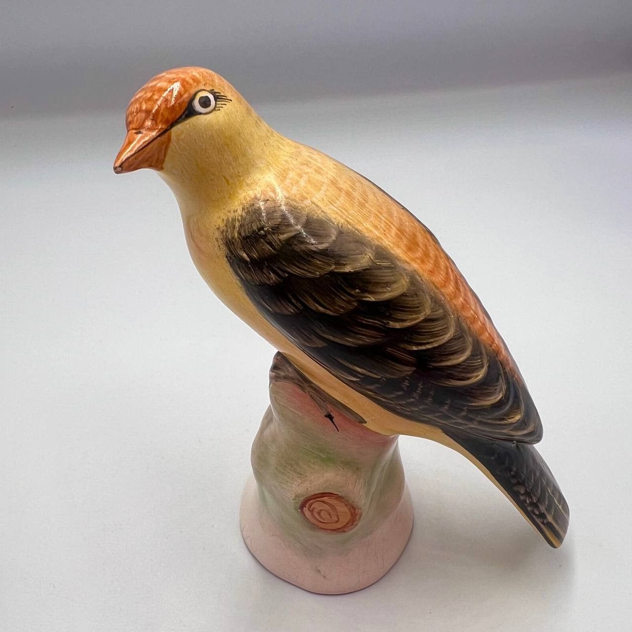 Vintage 1950 Vintage Collectible Bird Oriole Porcelain Statue Marked Size ONE SIZE - 2 Thumbnail