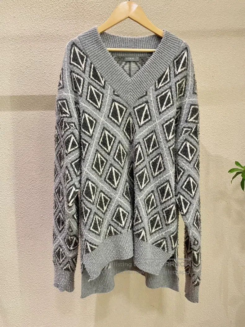 Dior CD full-printed ball design V-neck knitted sweater