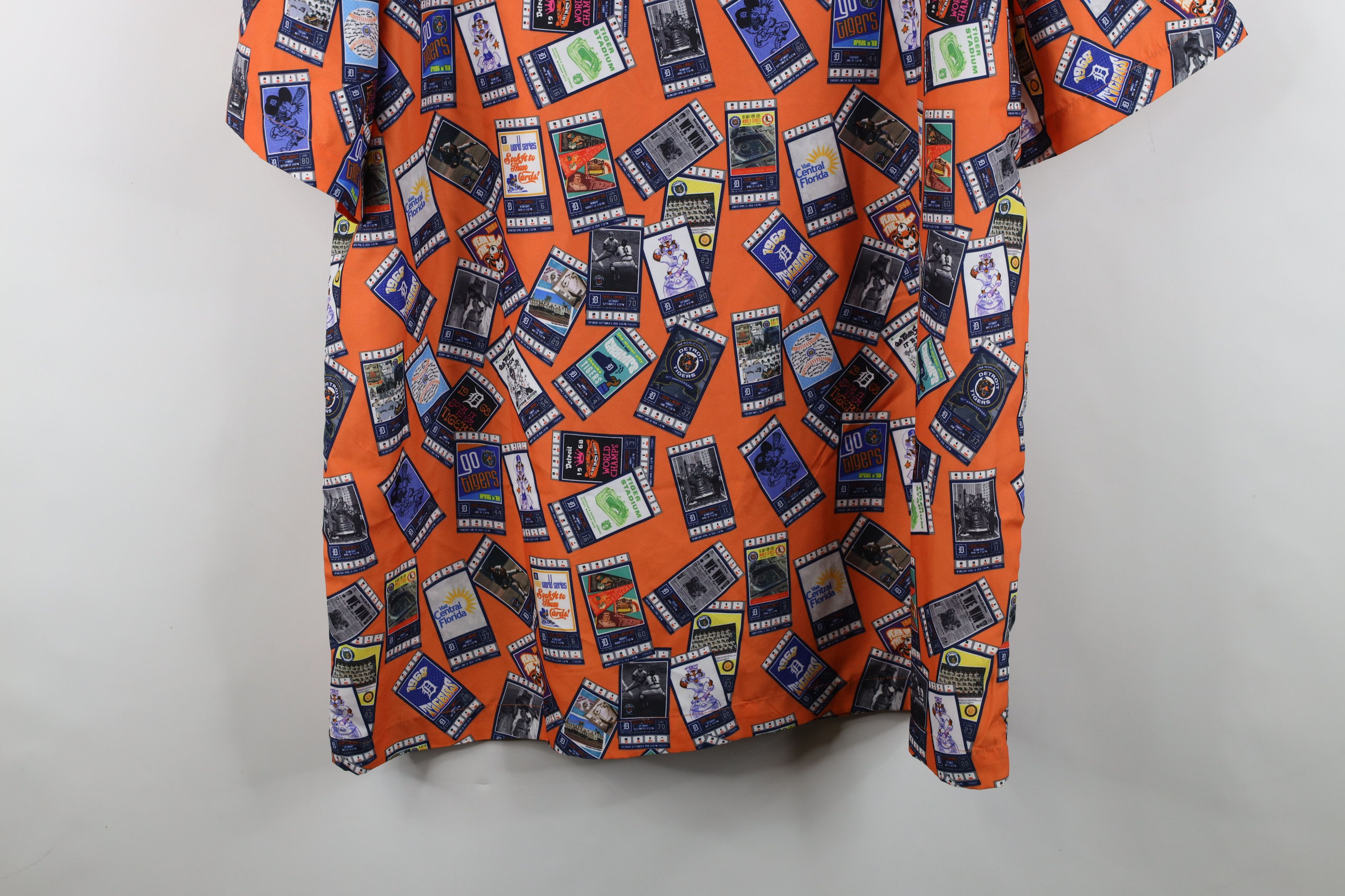Vintage Vintage Detroit Tigers Baseball All Over Print Button Shirt Size US XXL / EU 58 / 5 - 11 Thumbnail