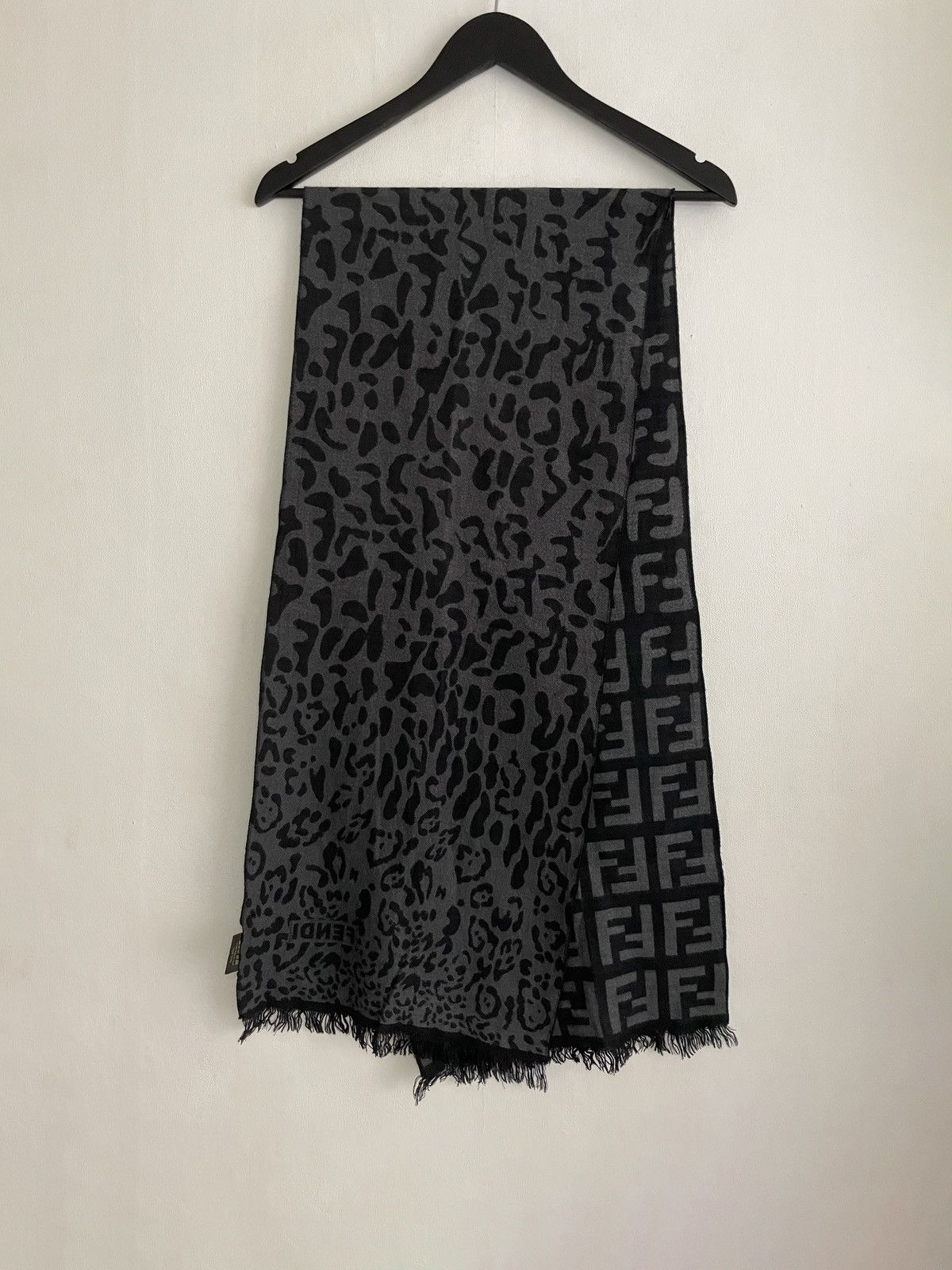 Fendi Fendi Monogram / Leopard Wool Scarf Size ONE SIZE - 2 Thumbnail