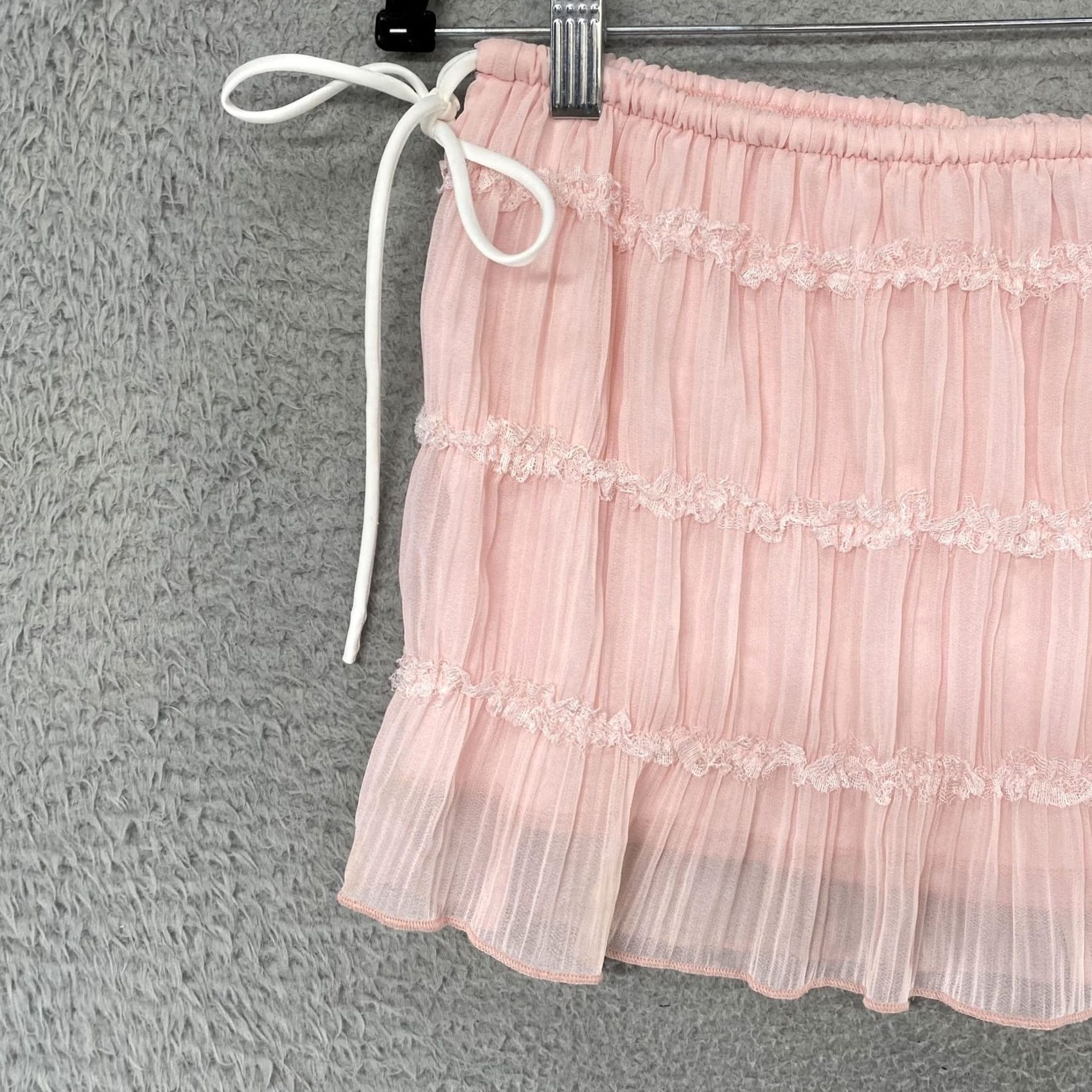 Vintage Edikted Mini Skirt Womens Small Pink Pleated Lace Ruffle Chiffon Fairy Y2K Size 28" / US 6 / IT 42 - 3 Thumbnail