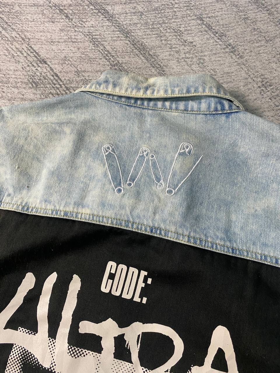 Japanese Brand Koda Kumi Live Tour 2017 W FACE Distressed Denim Jacket Size US L / EU 52-54 / 3 - 10 Thumbnail