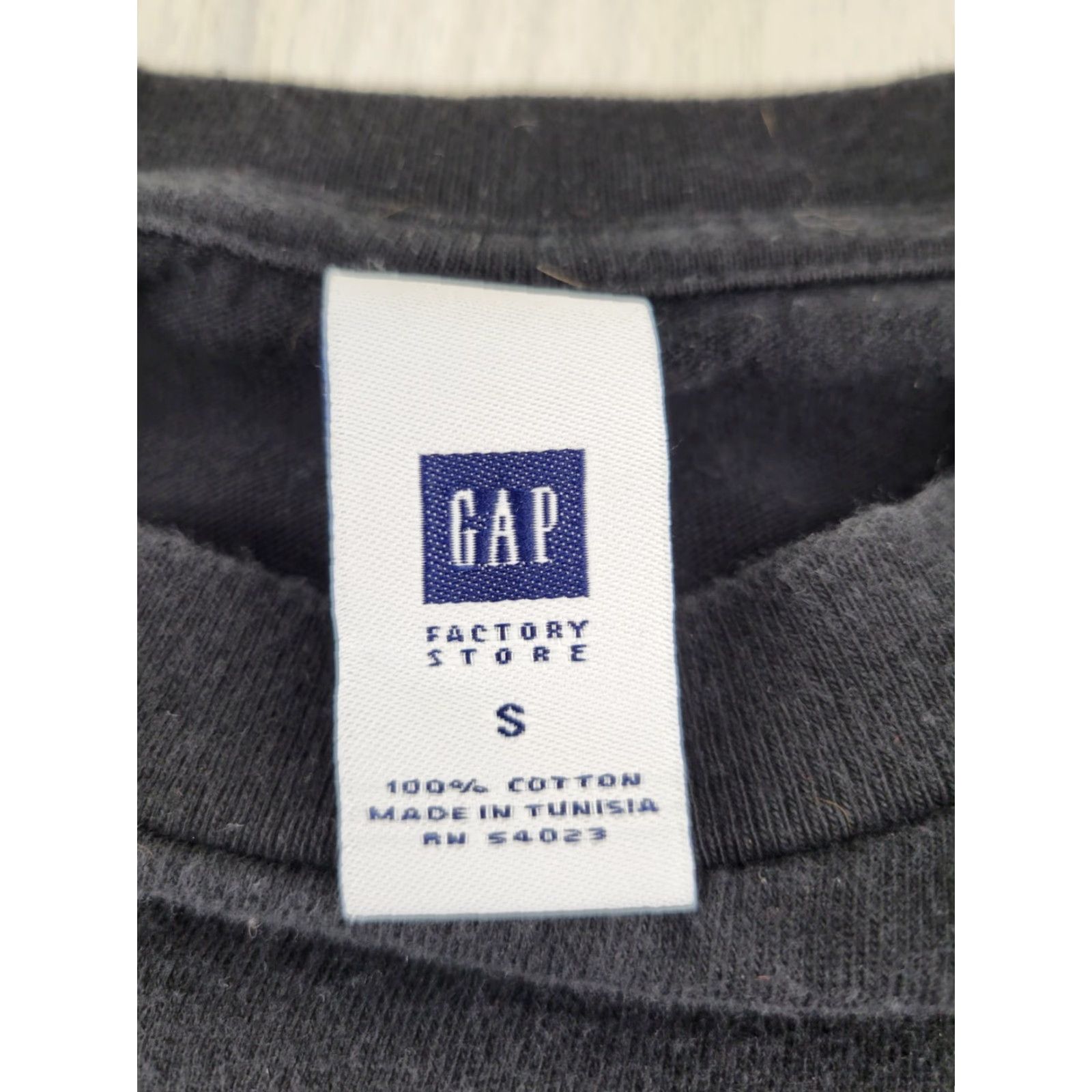 Gap Gap T-Shirt Long Sleeve Size Small Black 100% Cotton Crew Neck Relaxed Men 90s Vintage Style Boarding Adventure Size US S / EU 44-46 / 1 - 8 Thumbnail