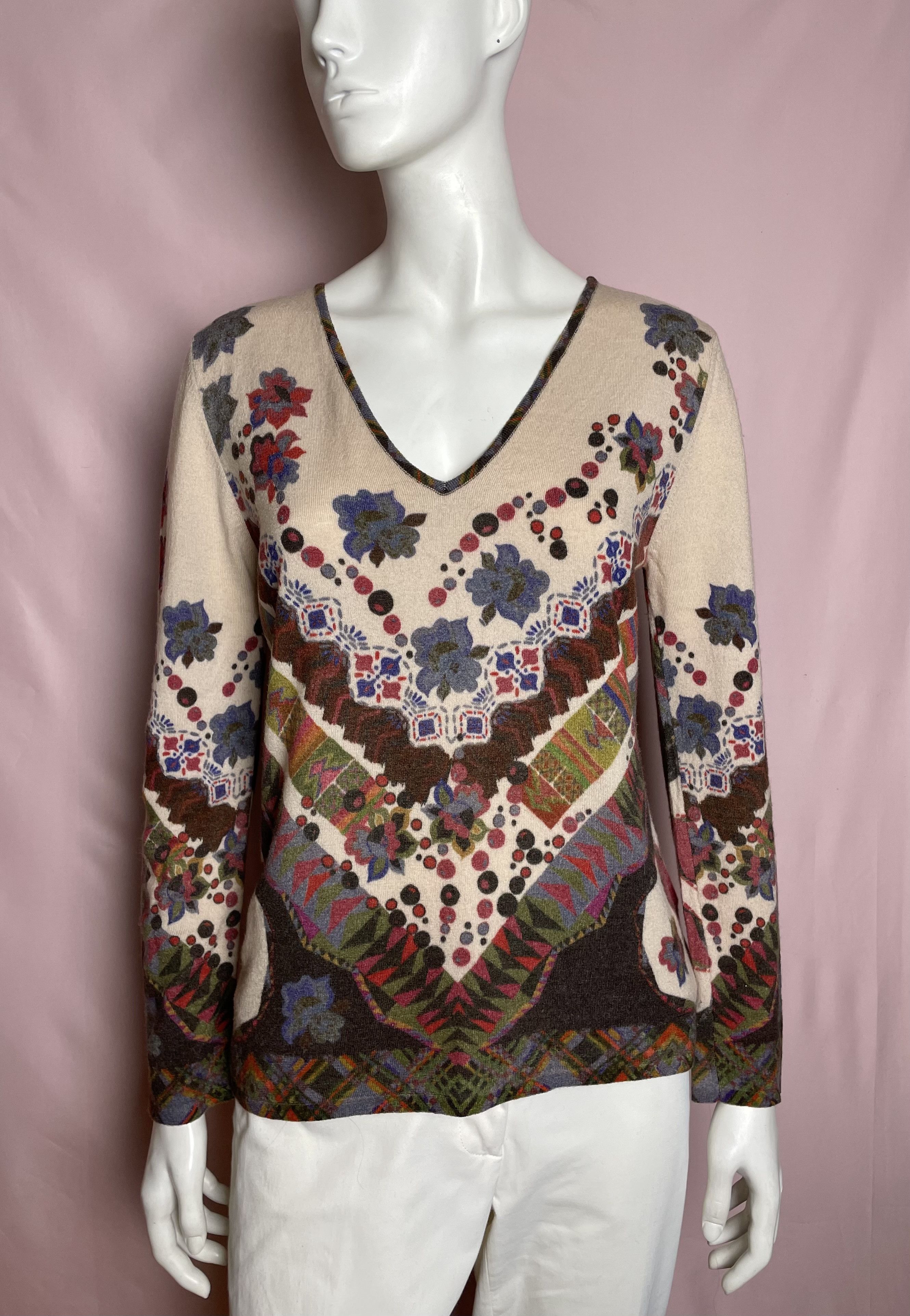 Vintage IVKO V-neck Pullover Geometric Print Wool Sweater EU 40 Size M / US 6-8 / IT 42-44 - 1 Thumbnail
