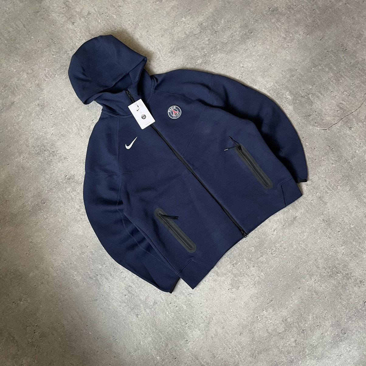Nike × Vintage NWT Nike x PSG Tech Flecce Zip-Up Hoodie Size US L / EU 52-54 / 3 - 1 Thumbnail