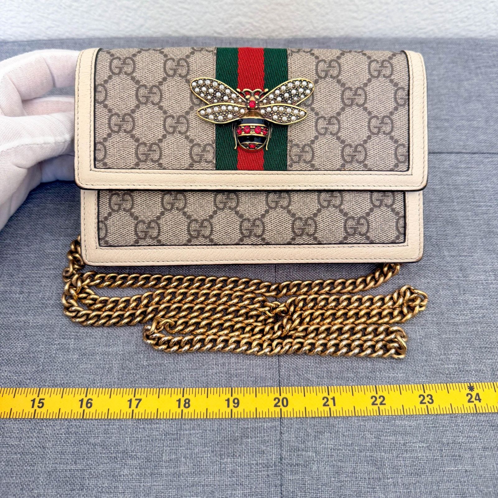 Gucci Authentic Gucci Dionysus Bee GG Supreme Chain Shoulder Bag Size ONE SIZE - 2 Thumbnail