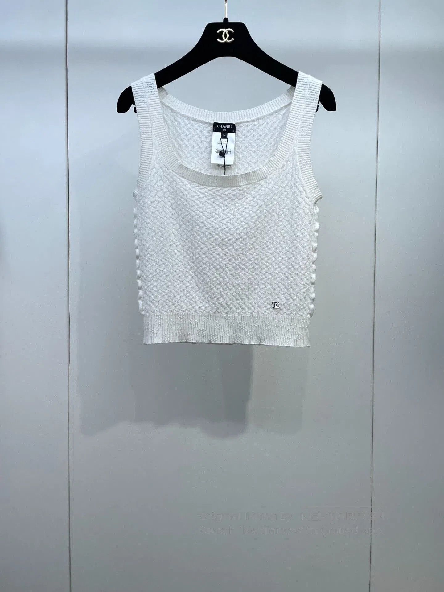 Chanel Chanel Embossed Cashmere Knit Vest. Size XXS / US 00 / IT 34 - 1 Thumbnail