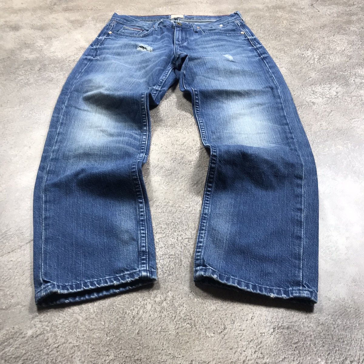 Vintage vintage tommy hilfiger denim jeans distressed flared 90s Size US 26 / EU 42 - 1 Thumbnail