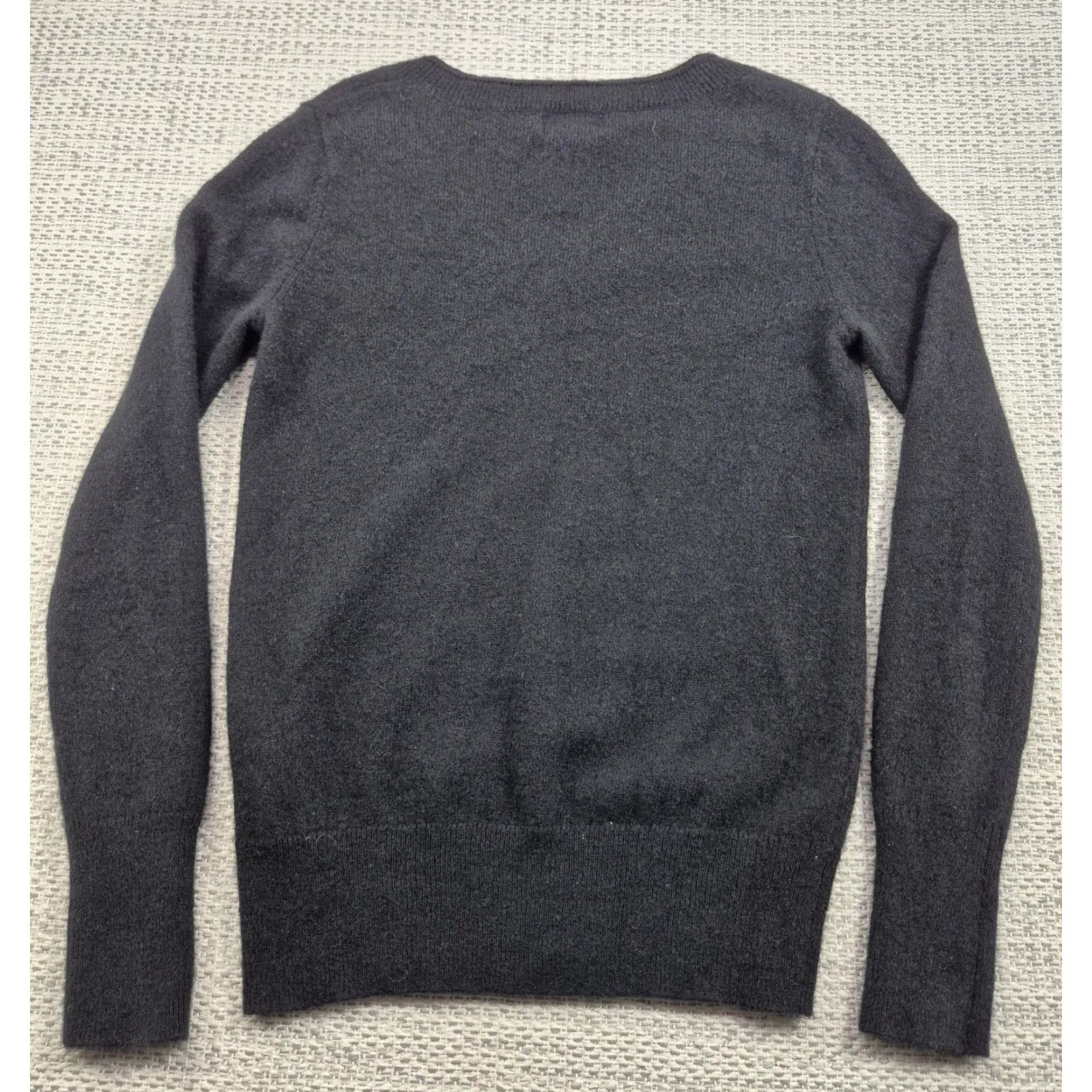 Vintage Sutton Studio Sweater Womens Small 100% Cashmere V-Neck Black Pullover Knit Tight-Knit Raglan Sleeve Casual Size S / US 4 / IT 40 - 6 Thumbnail
