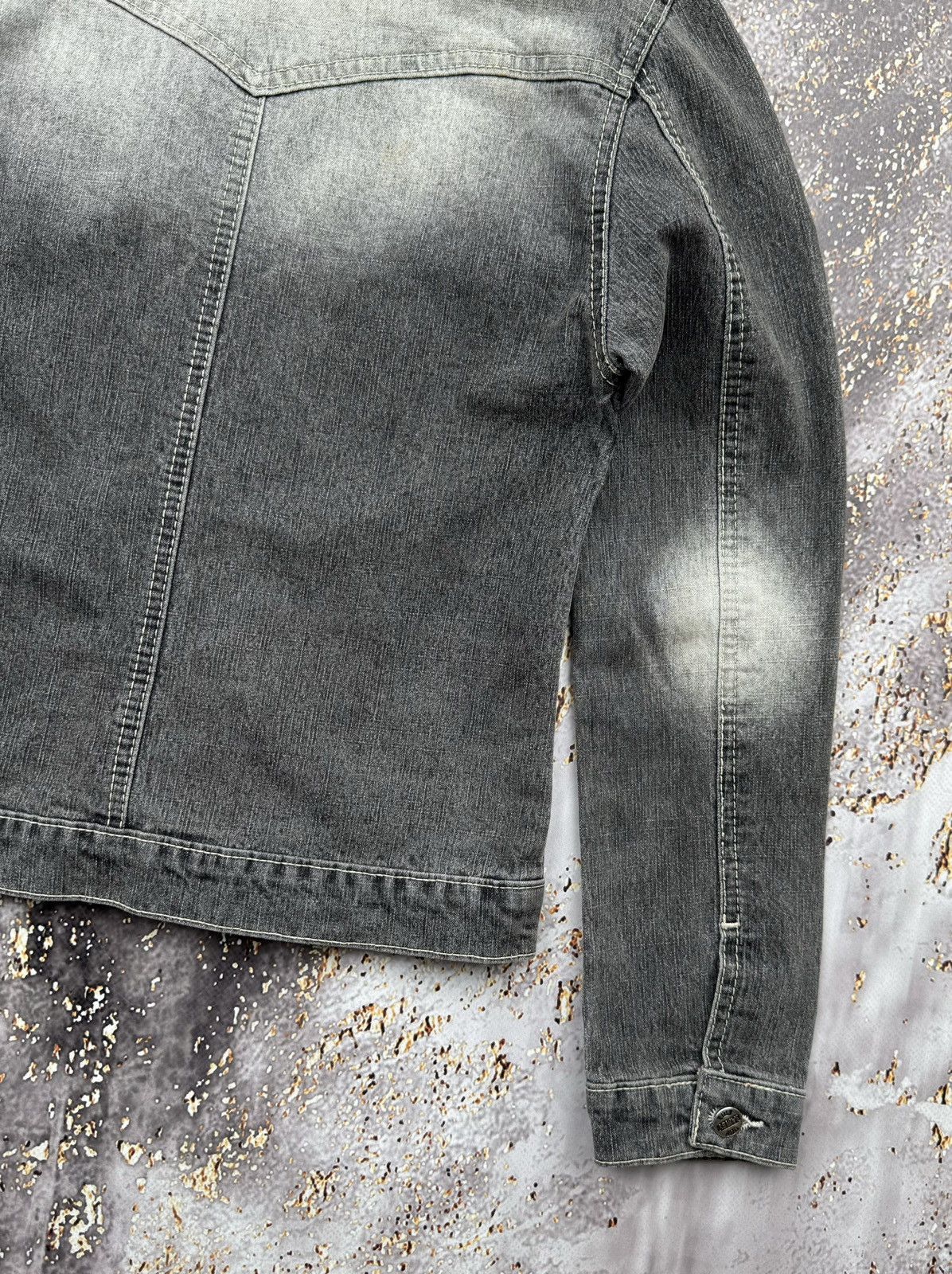 Vintage Vintage Worn Denim Jacket Size XS / US 0-2 / IT 36-38 - 8 Thumbnail
