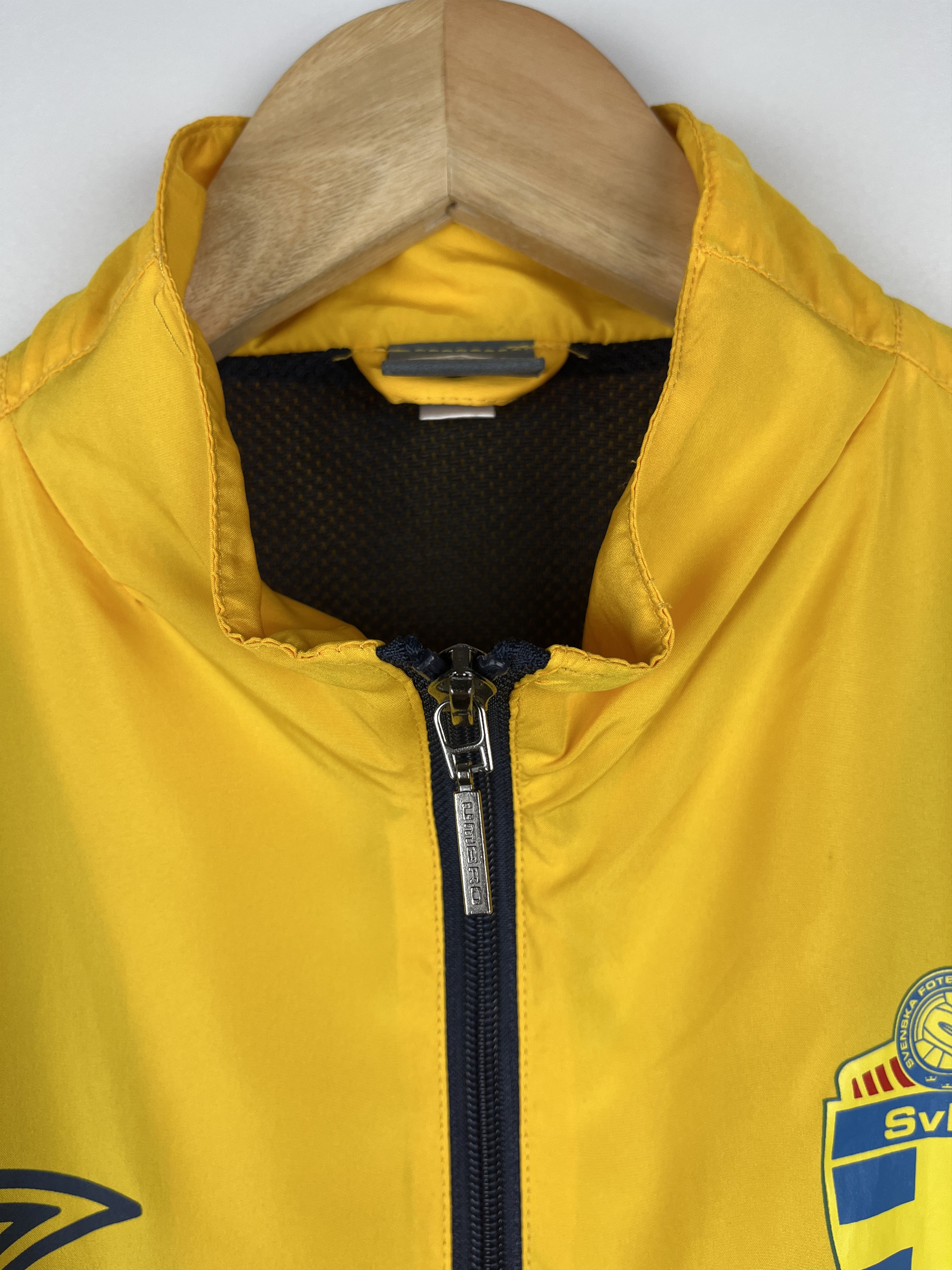 Umbro Umbro Sweden SvFF 2011 - 2012 Soccer Training Track Jacket Size US L / EU 52-54 / 3 - 9 Thumbnail