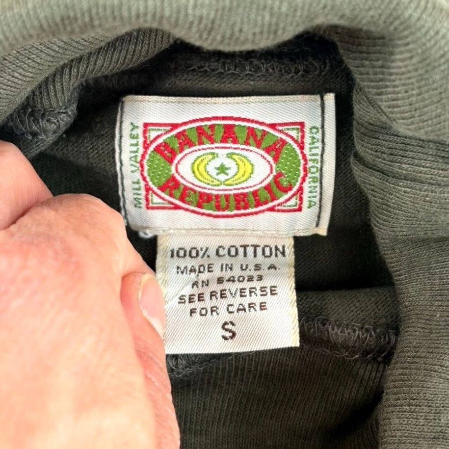Banana Republic VINTAGE Banana Republic T-Shirt Mens Medium Turtleneck Green 90s Retro Logo Workwear USA NWT Size US M / EU 48-50 / 2 - 2 Thumbnail