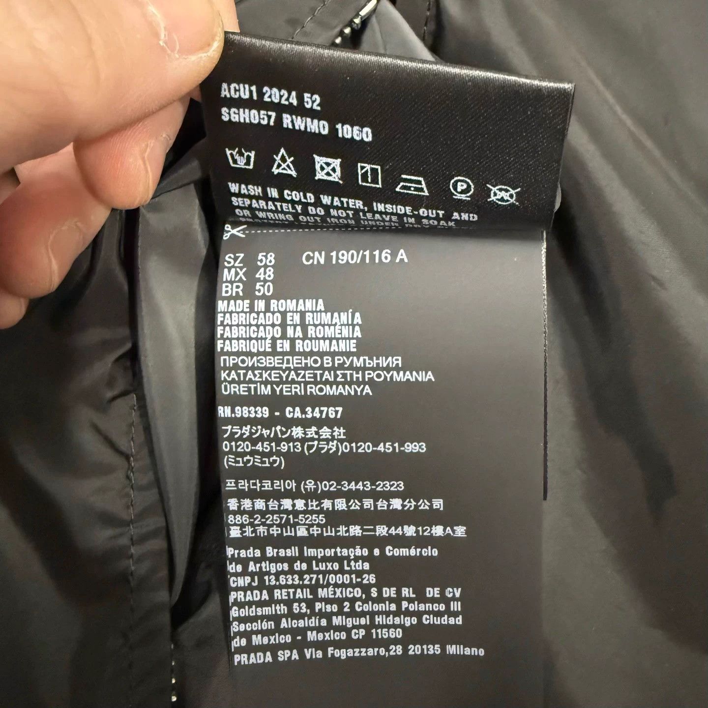 Prada Prada double-faced chest triangle logo black nylon jacket 58 Size US XXL / EU 58 / 5 - 5 Thumbnail
