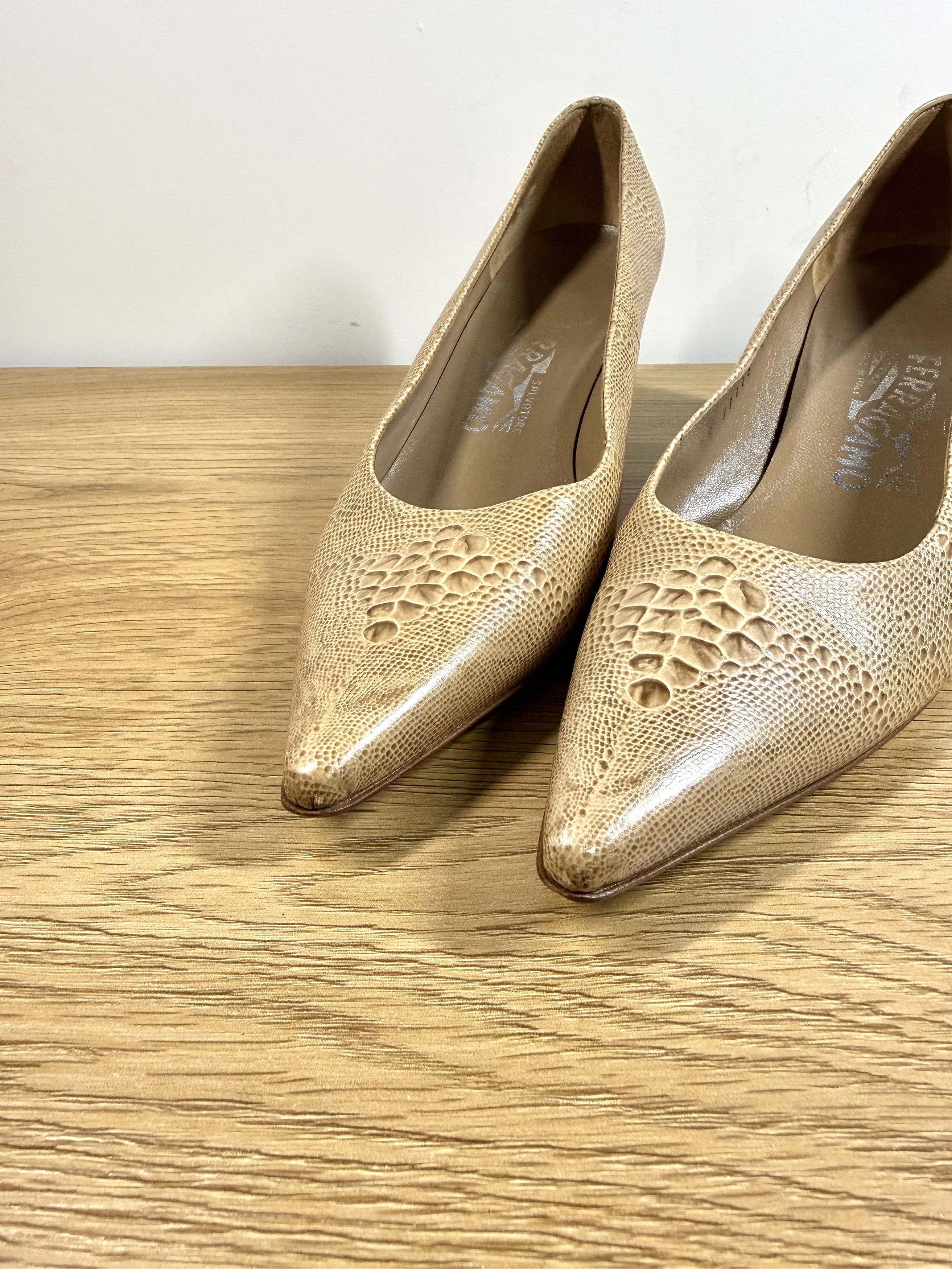 Salvatore Ferragamo Salvatore Ferragamo Giusy Leather Kitten Heel Pumps Size US 6.5 / IT 36.5 - 10 Thumbnail