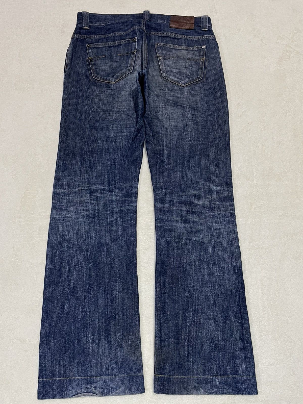 Japanese Brand Vintage Epoca Uomo Boot Cut Distress Mudwash Denim Jeans Size US 34 / EU 50 - 11 Thumbnail