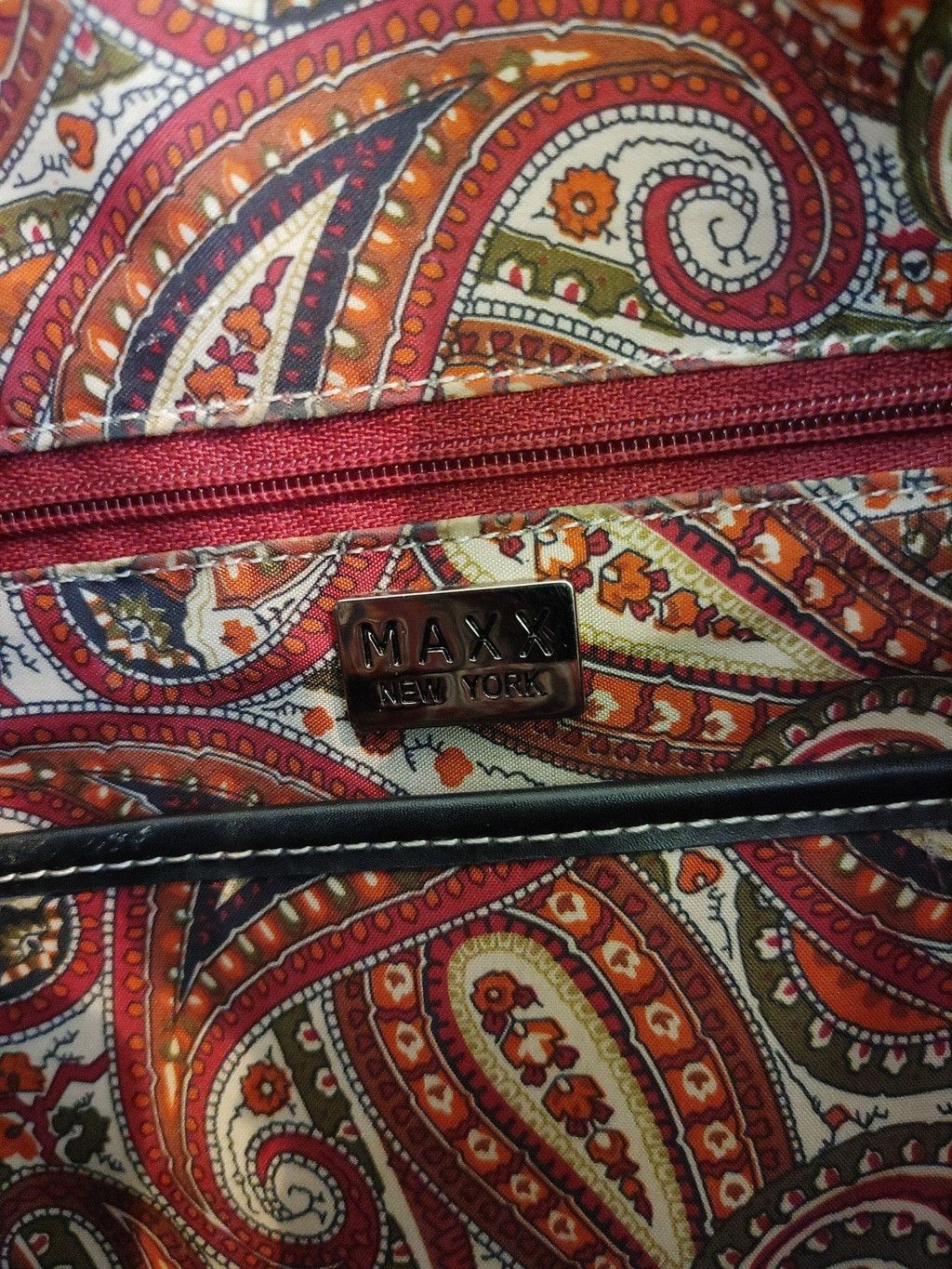 Max Mara MAXX New York Red Nylon & Leather Trim Bag Size ONE SIZE - 9 Thumbnail