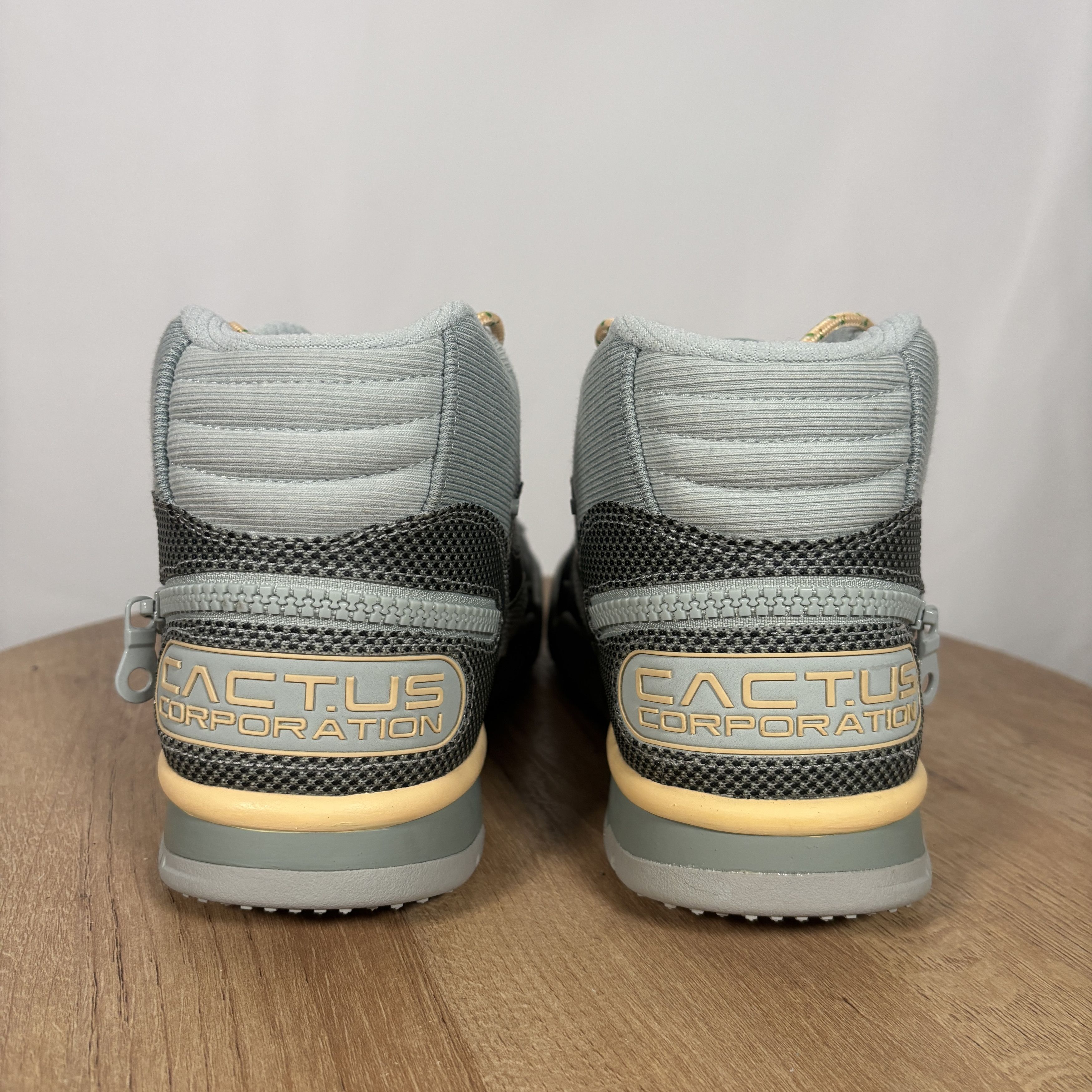 Nike × Travis Scott Travis Scott x Nike Air Trainer 1 SP Grey Haze DS 10M Size US 9.5 / EU 42-43 - 6 Thumbnail
