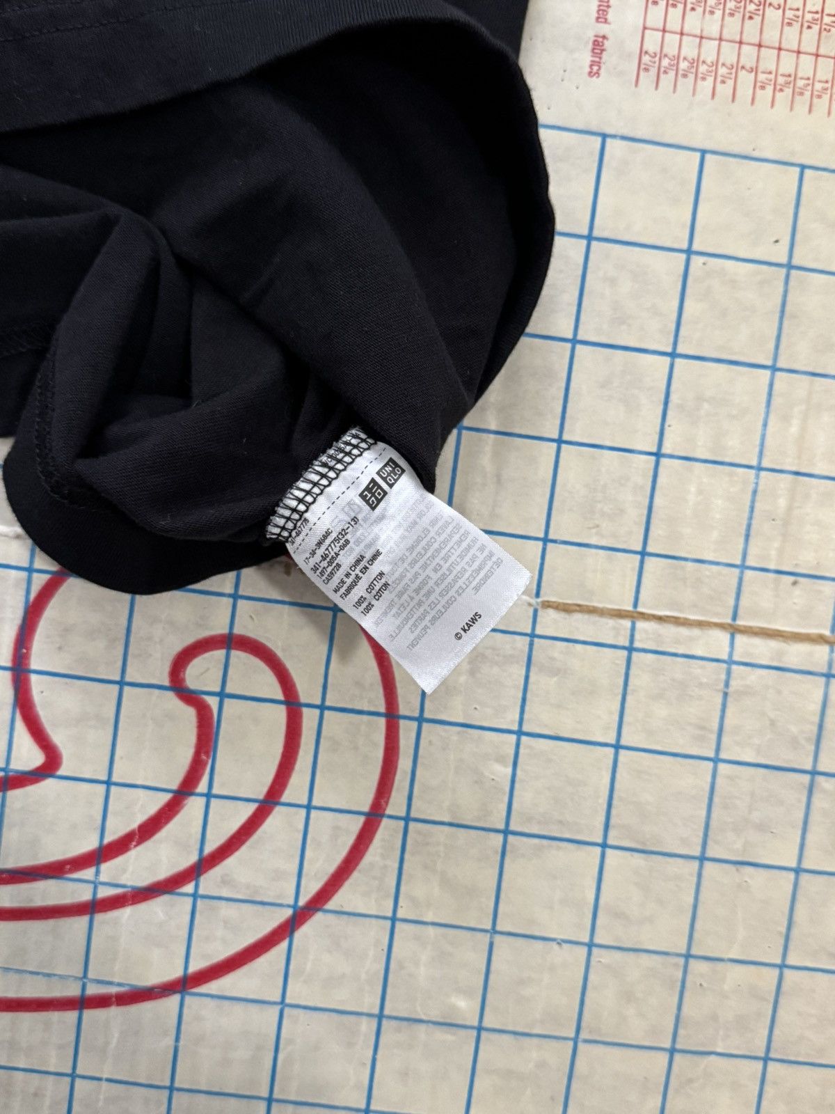 Kaws × Uniqlo Uniqlo x Kaws Companion T-Shirt Black Men’s Size Large Size US L / EU 52-54 / 3 - 5 Thumbnail