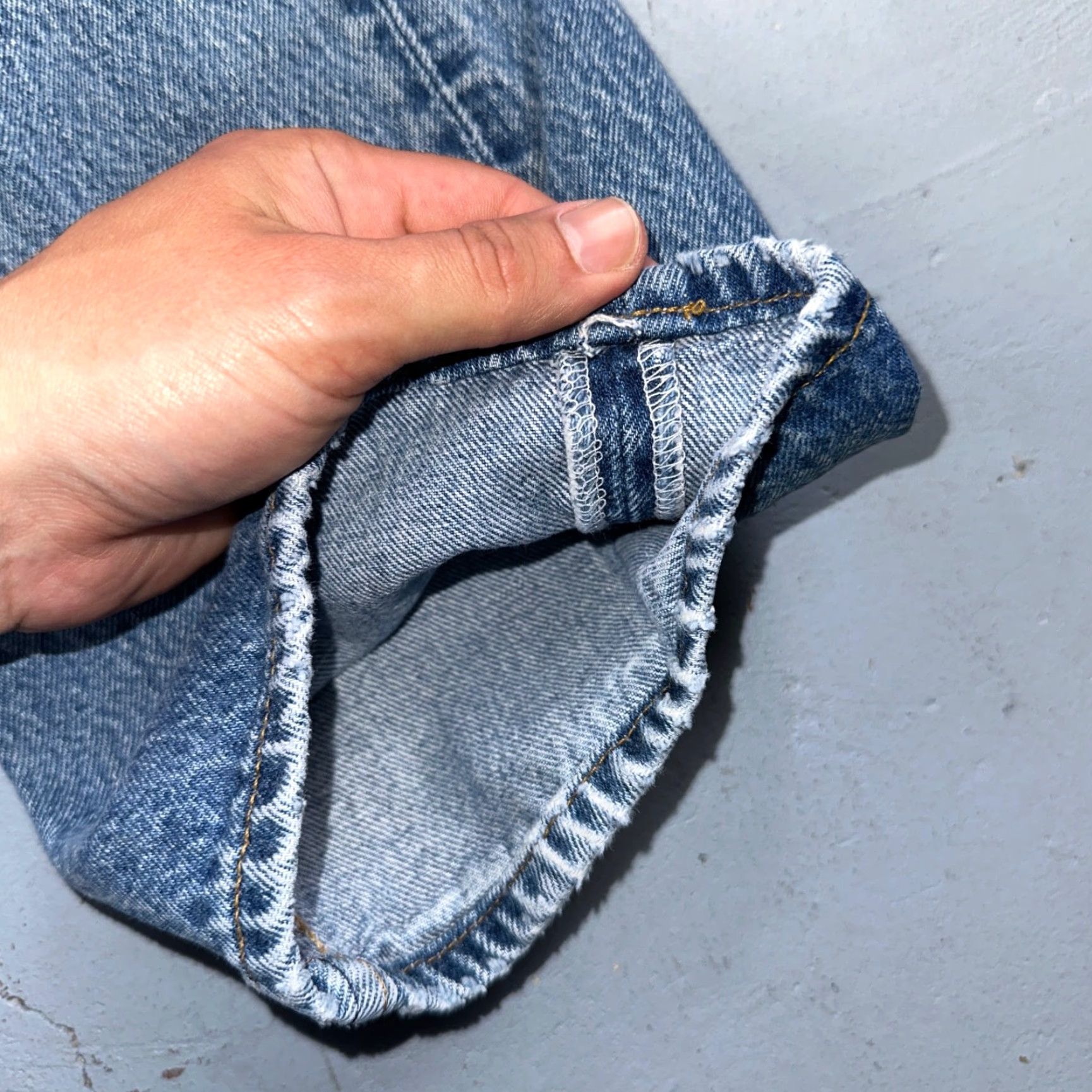 Levi's VINTAGE Levi's 501 Jeans Straight Men Blue Light Wash 35x34 90s USA 501 Series Comfort Clothing? Size US 35 - 4 Thumbnail