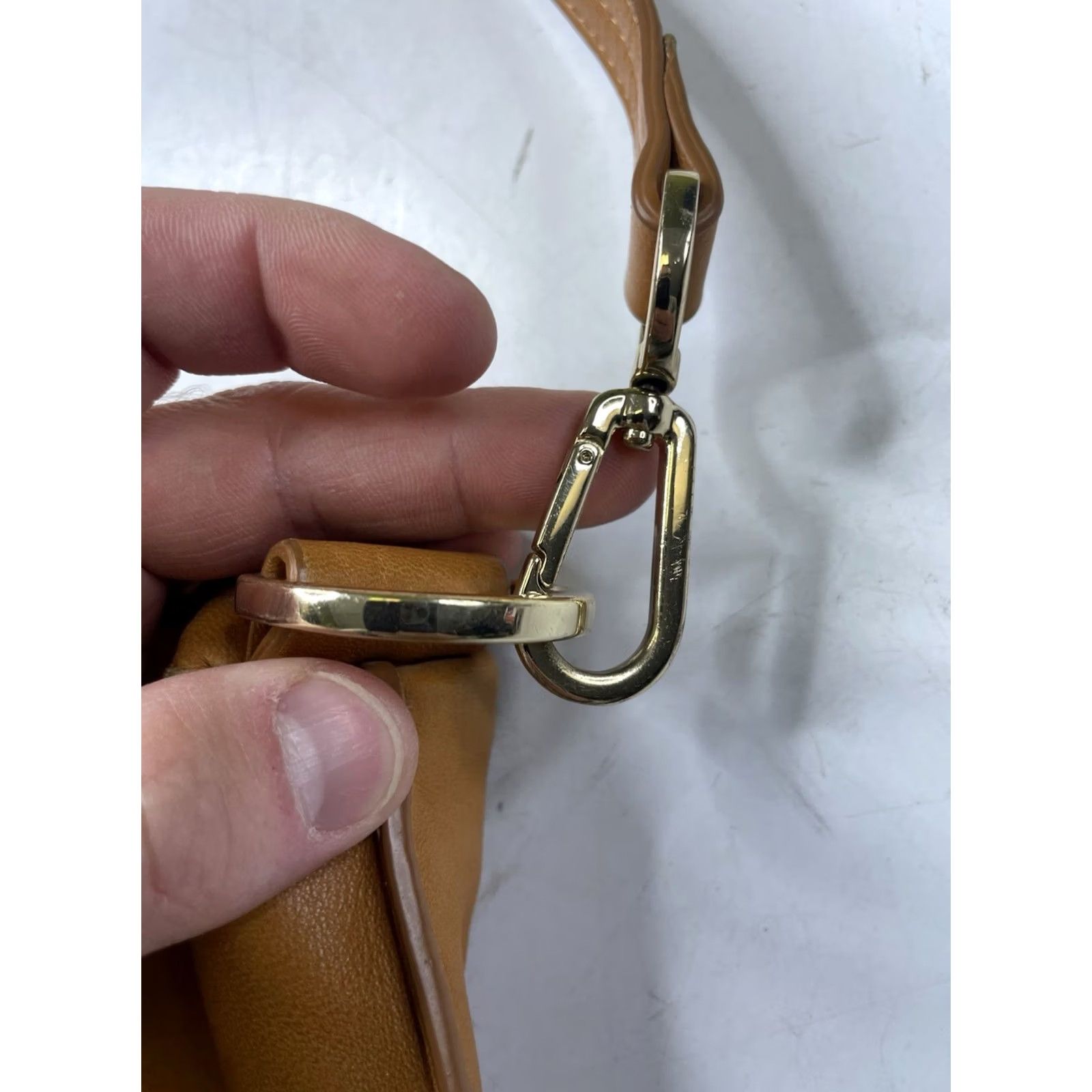 Tory Burch VINTAGE Tory Burch Leather Hobo Shoulder Bag Handbag Leather Gold Hardware Tan Brown Solid Zip Sides Classic Women Medium- Large Shoulder Strap 90s? Size ONE SIZE - 5 Thumbnail
