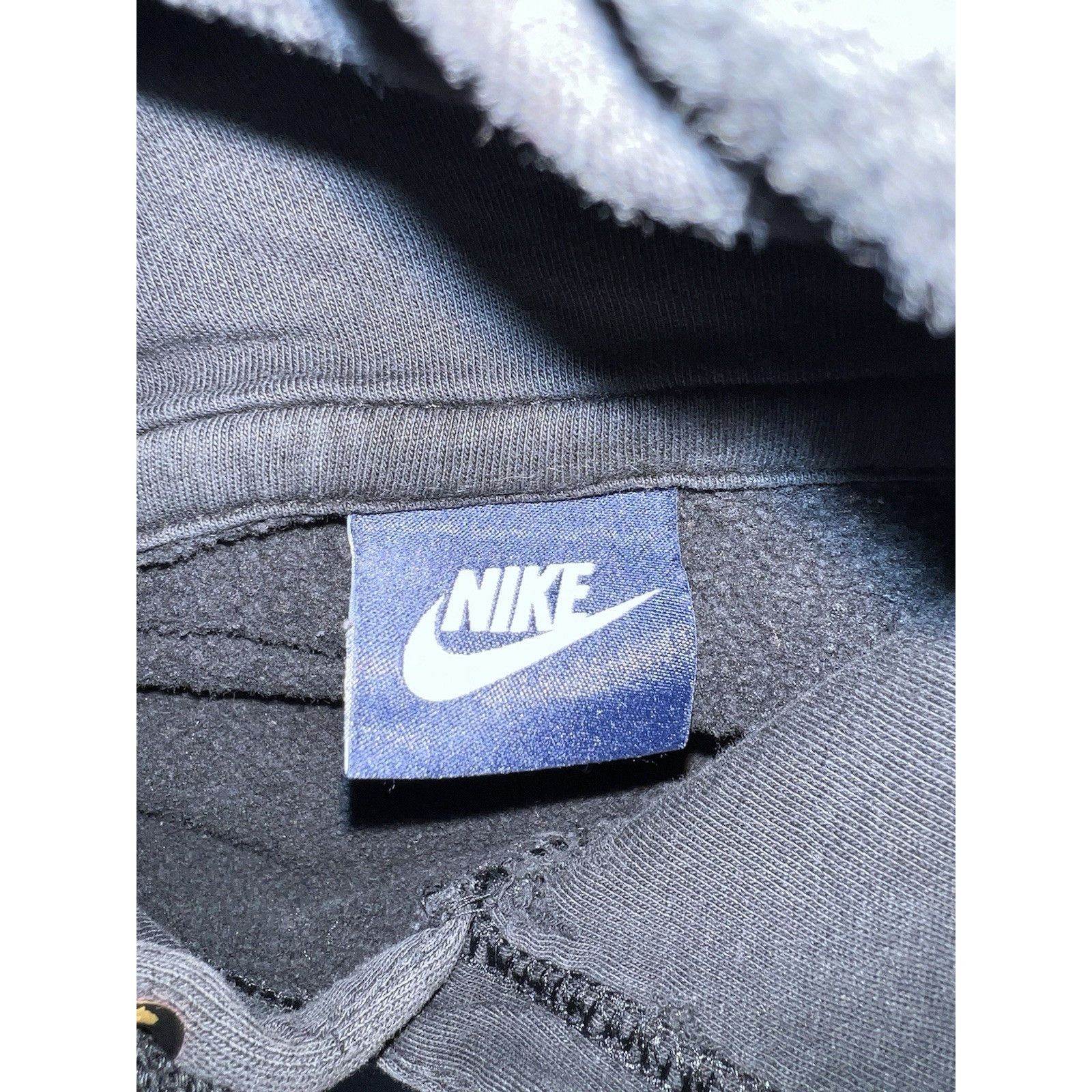 Nike Vintage Nike Black Pullover Hoodie Sweatshirt Size Medium Su Size US M / EU 48-50 / 2 - 8 Thumbnail