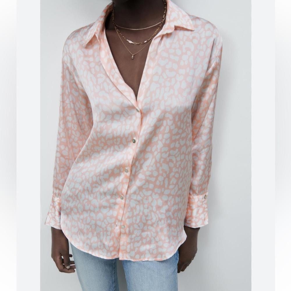 Zara Zara l Satin Leopard Print Button Down XS Size XS / US 0-2 / IT 36-38 - 1 Thumbnail