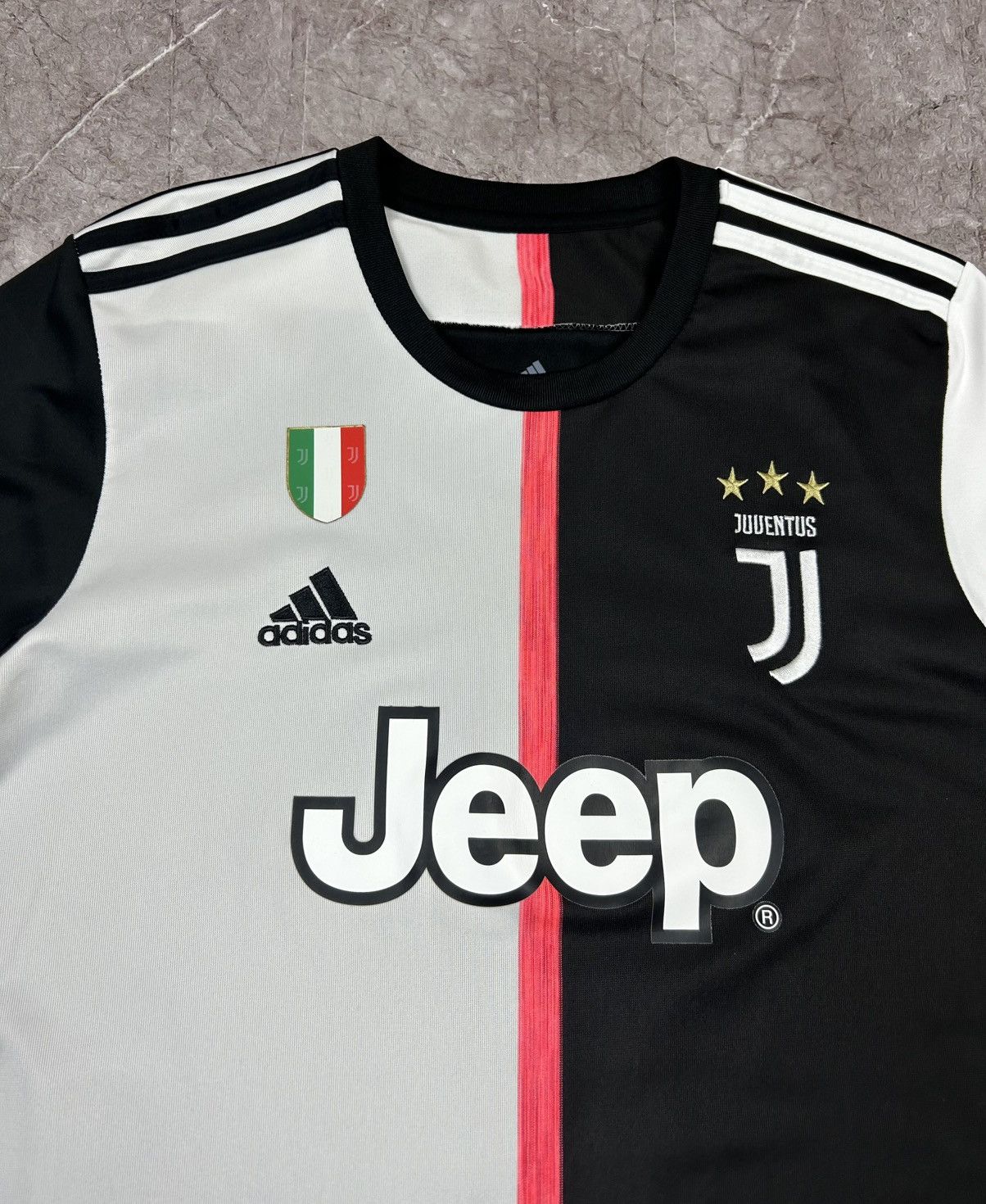 Adidas Juventus 2019/20 De Ligt Home Jersey Size US M / EU 48-50 / 2 - 3 Thumbnail
