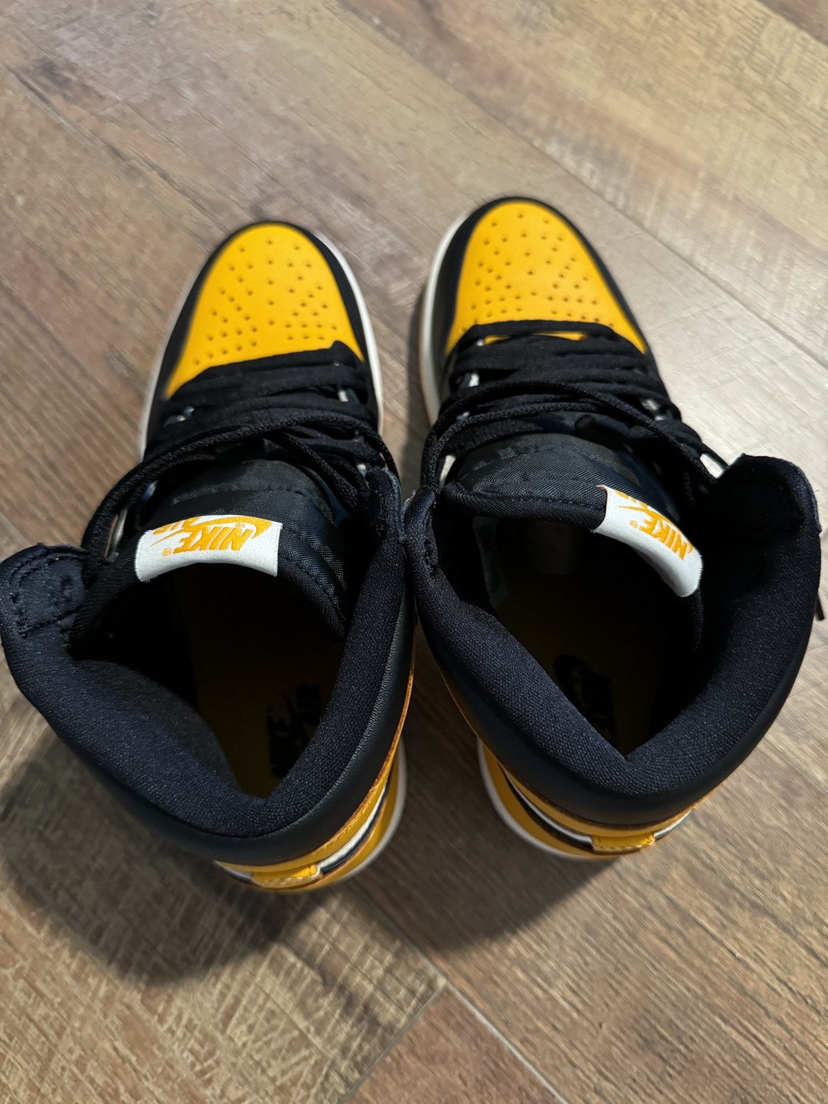 Jordan Brand VNDS Air Jordan 1 Retro Nike Yellow Toe Size US 8.5 / EU 41-42 - 4 Thumbnail